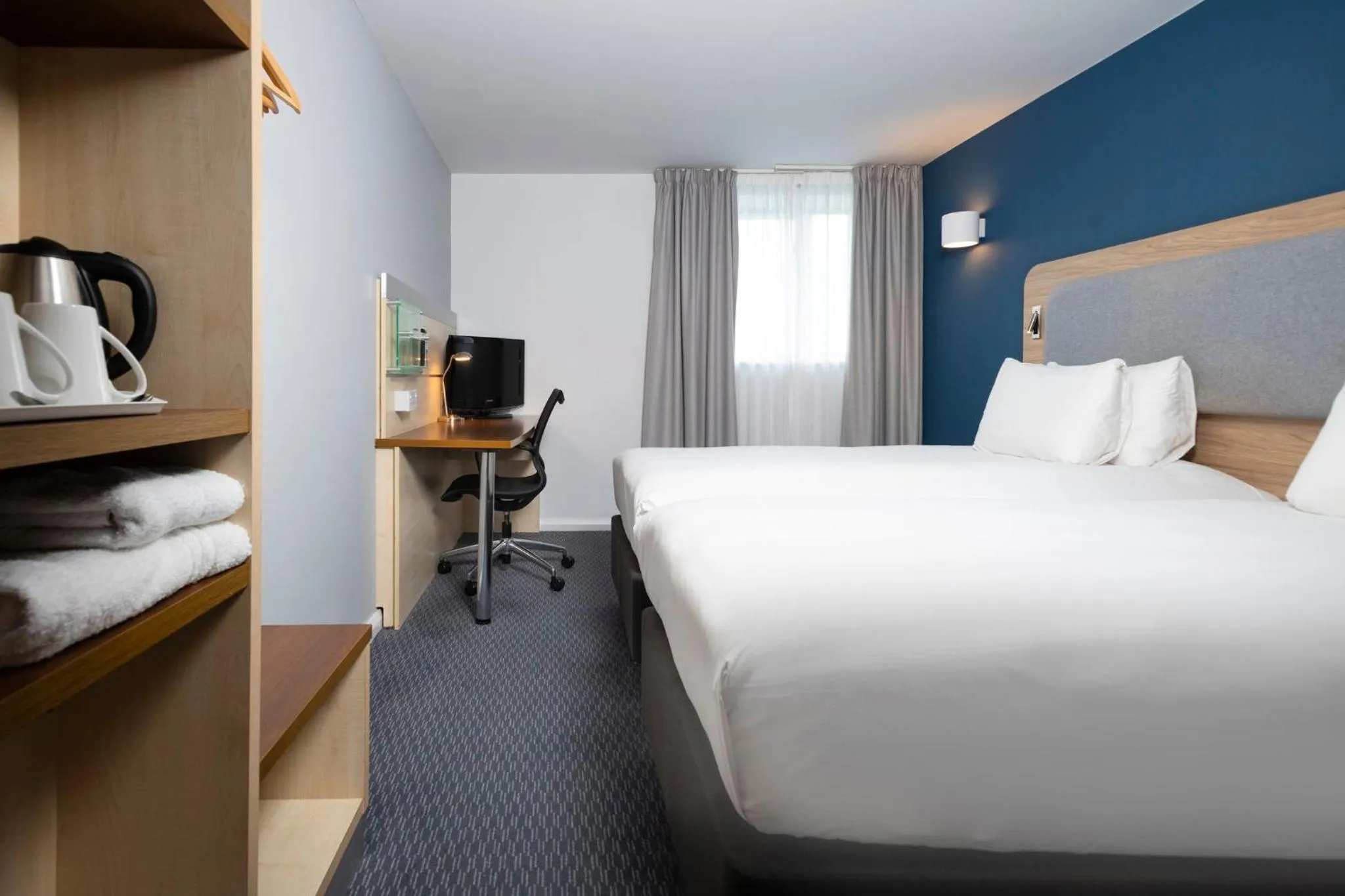Photo of the whole room, Bed in Holiday Inn Express Swindon City Centre by IHG