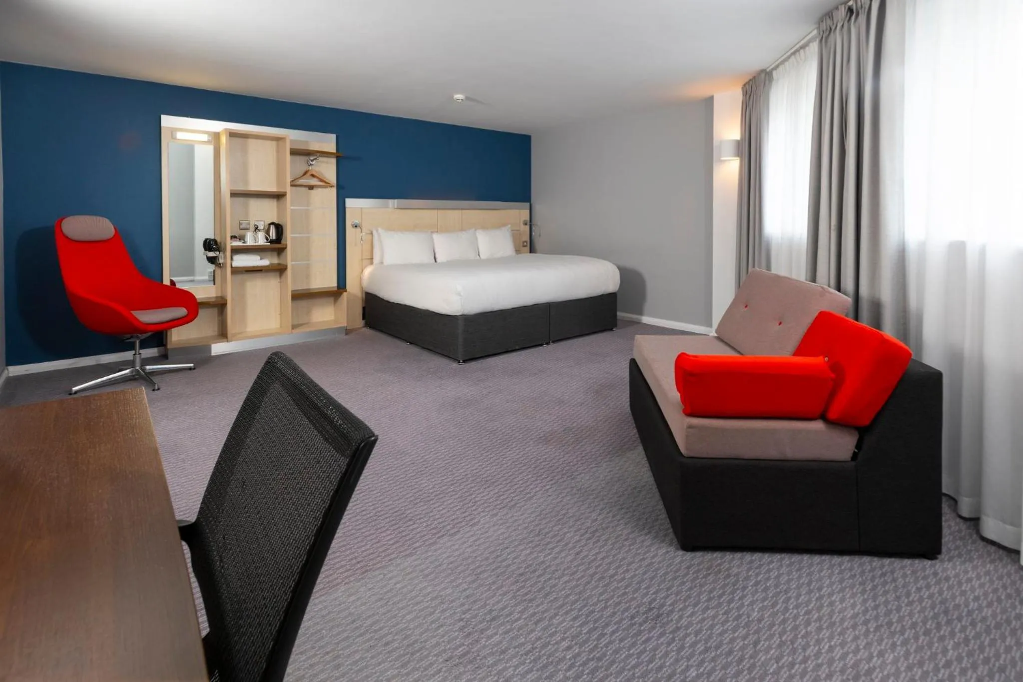 Photo of the whole room, Bed in Holiday Inn Express Swindon City Centre by IHG