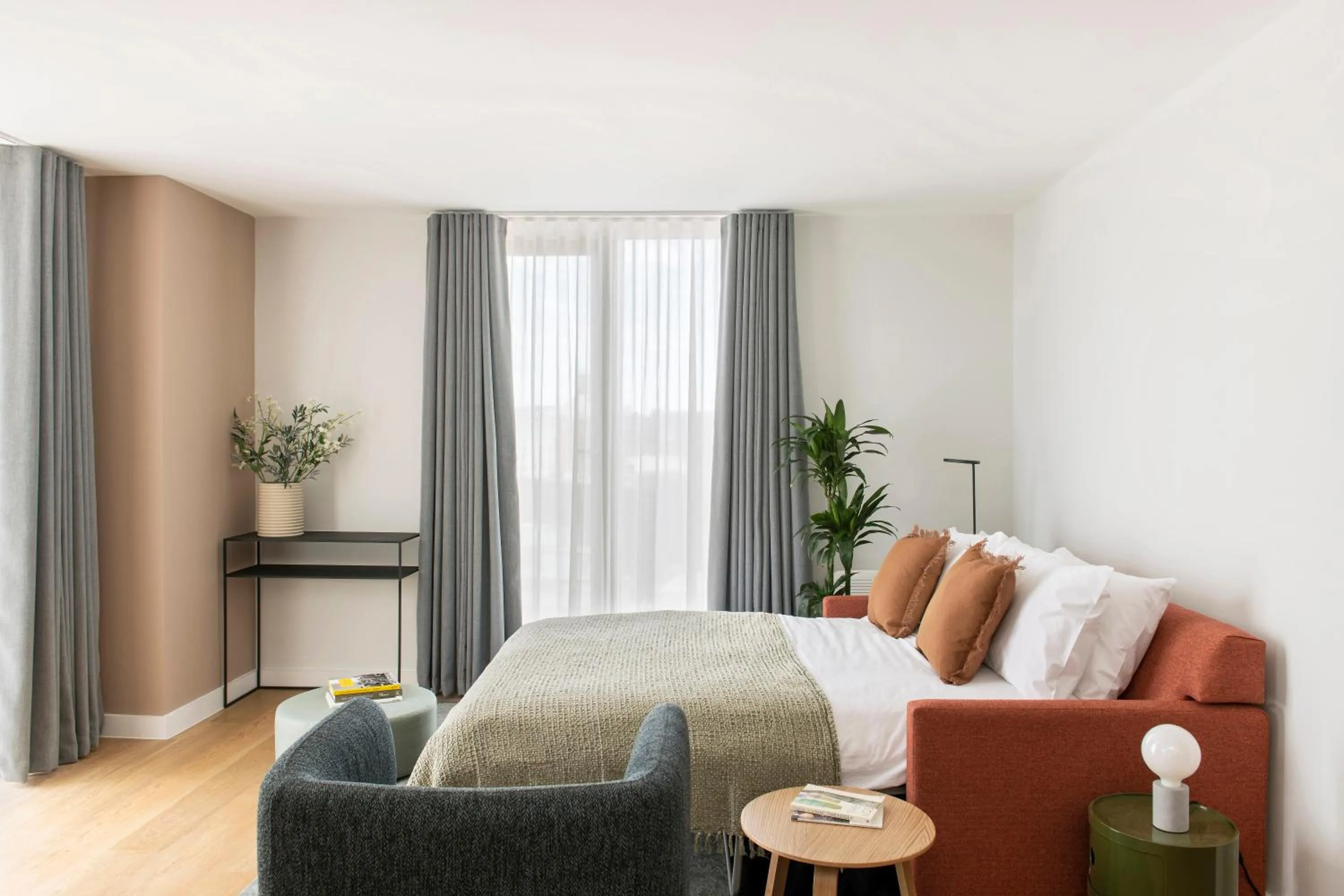 Bed in Cove Paradise Street