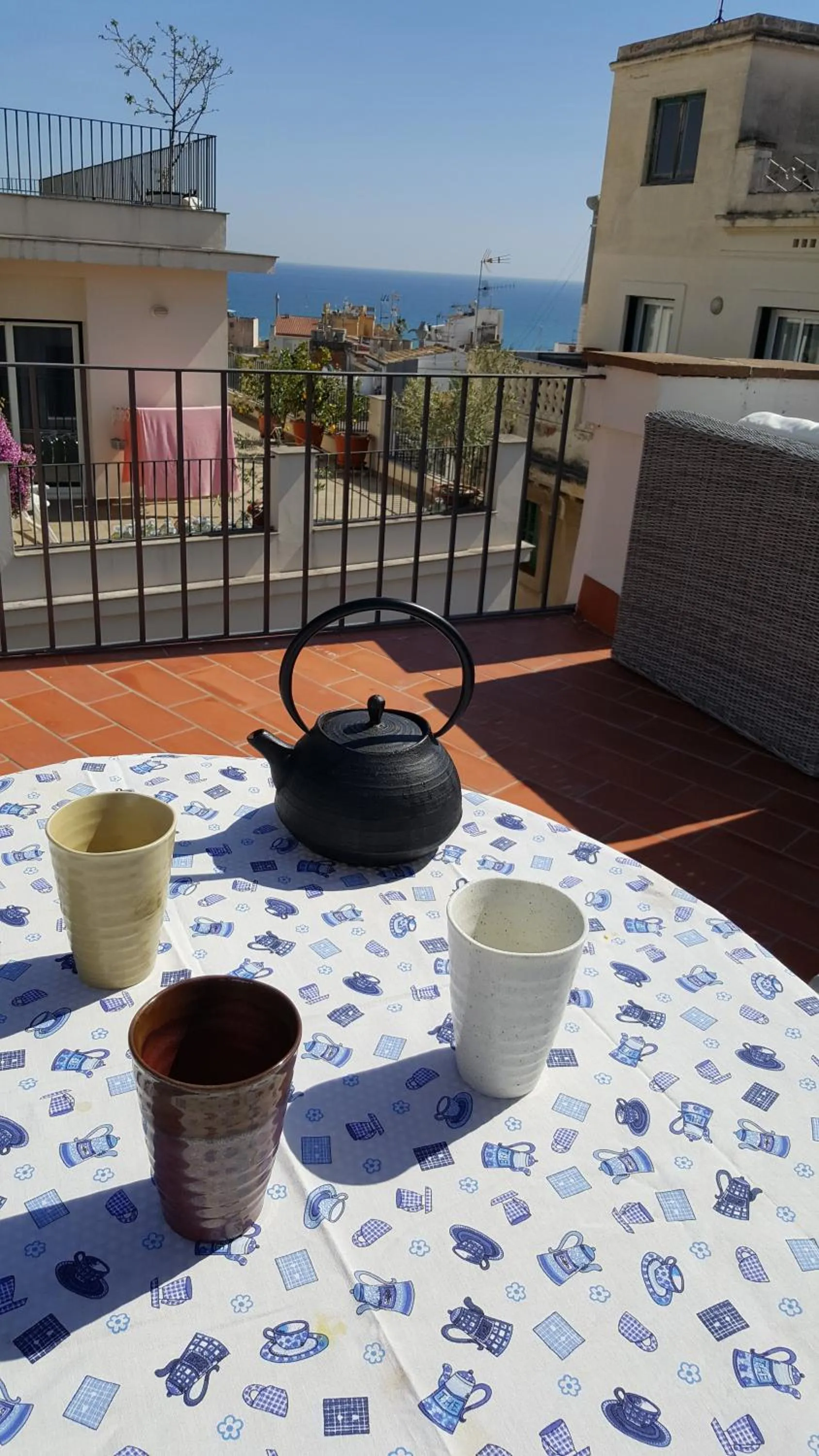 Coffee/tea facilities in The Sky Attic Apartment