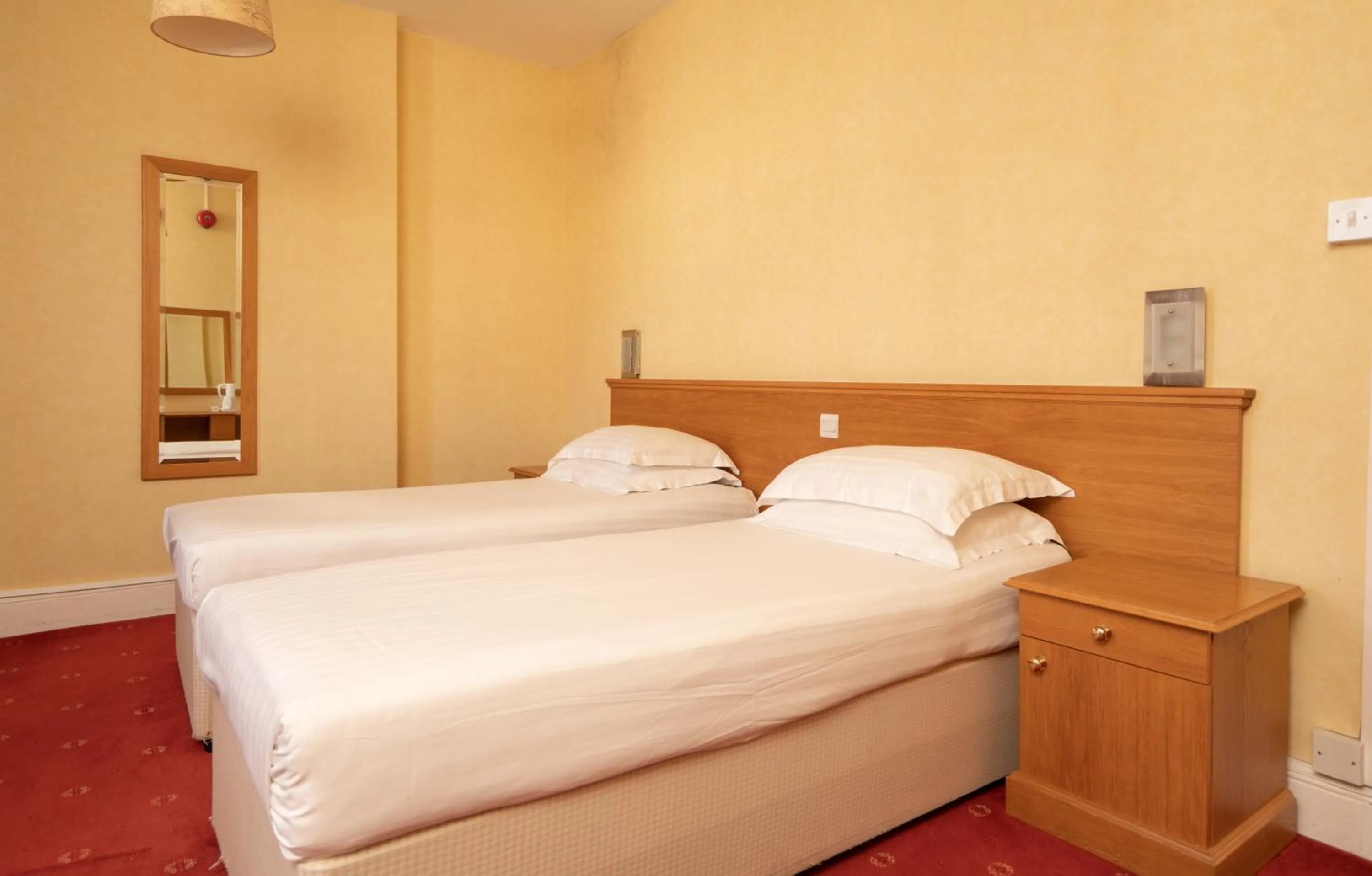 Bed in Lauriston Hotel