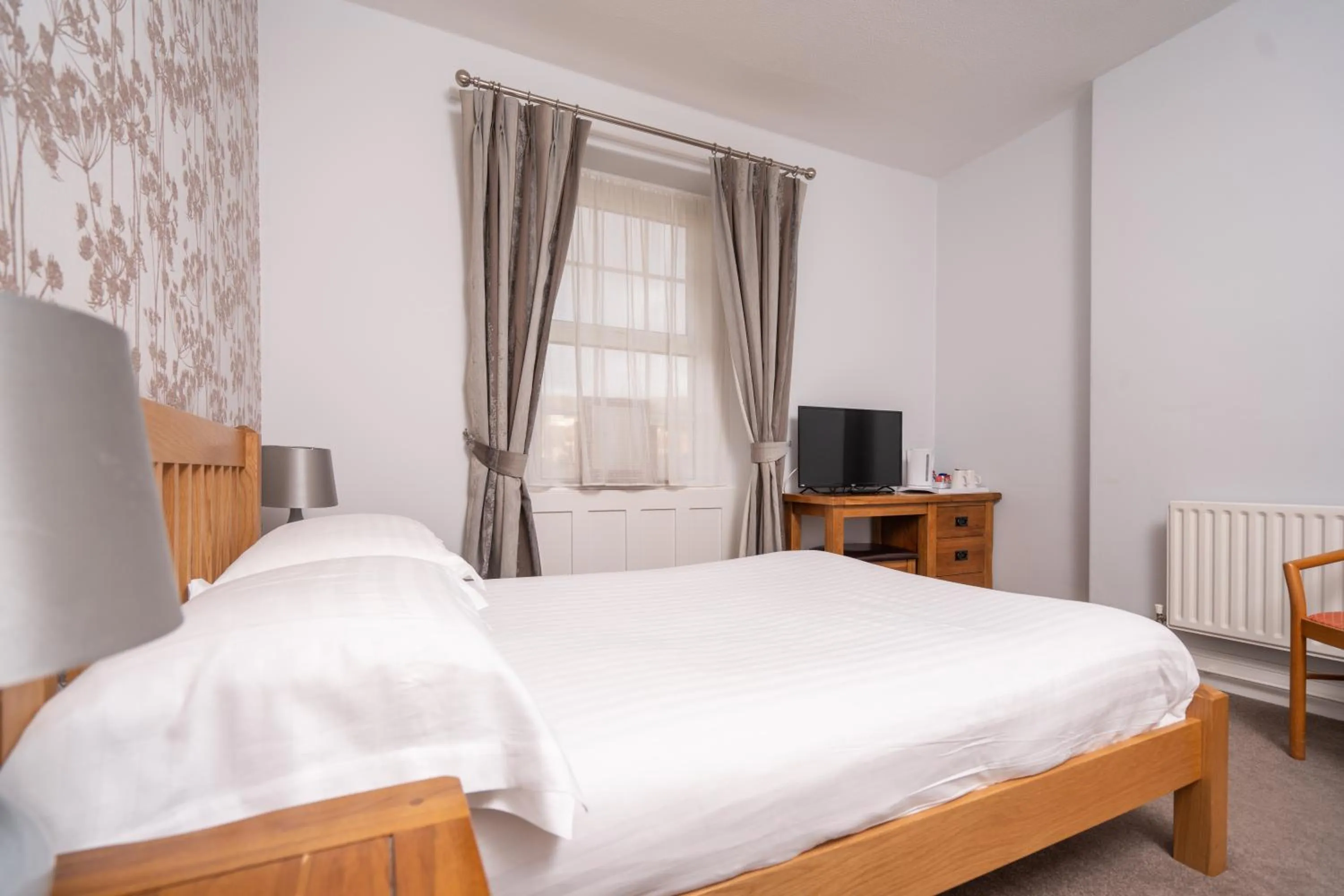 Bed in Lauriston Hotel