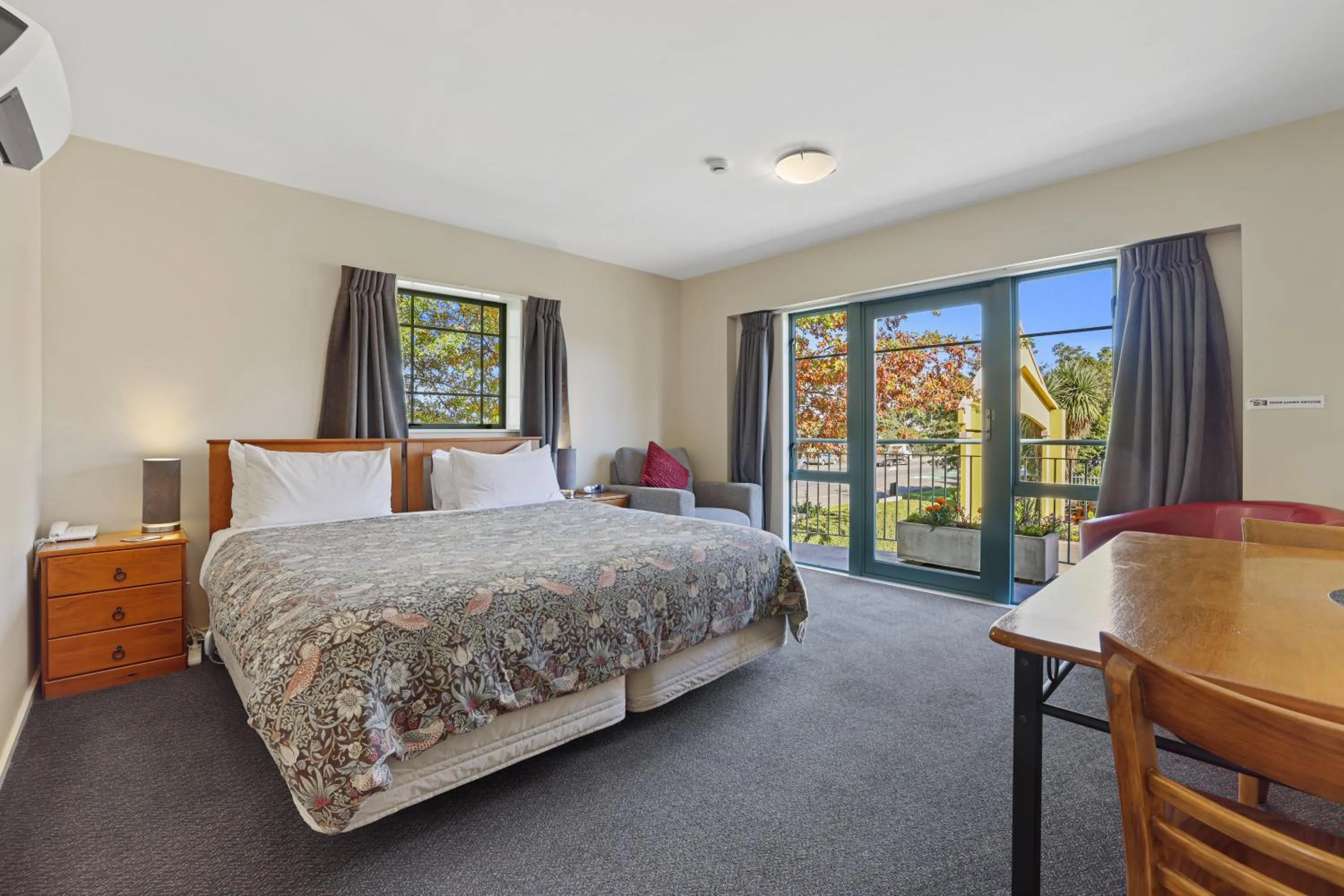 Bed in Denton Park Motel