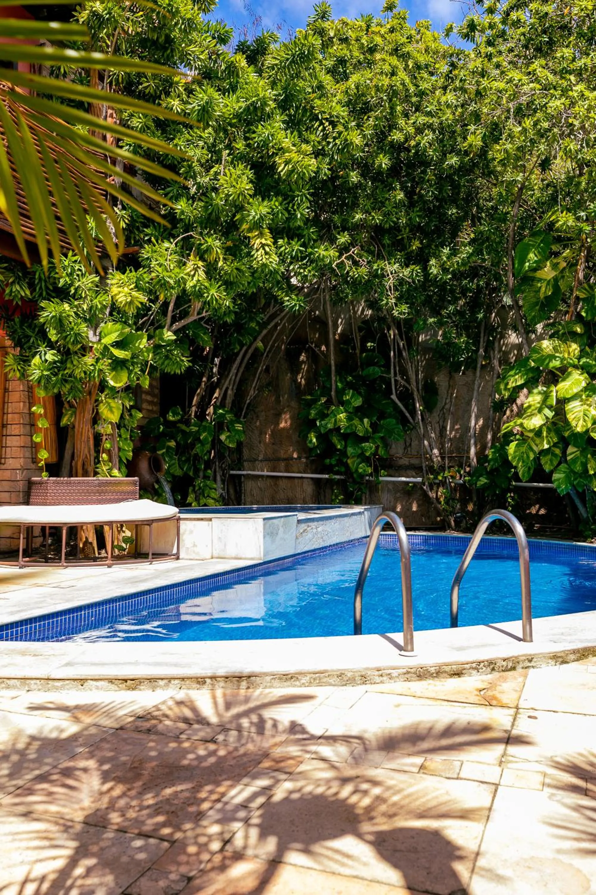 Swimming pool in Safari Natal Beach Hotel