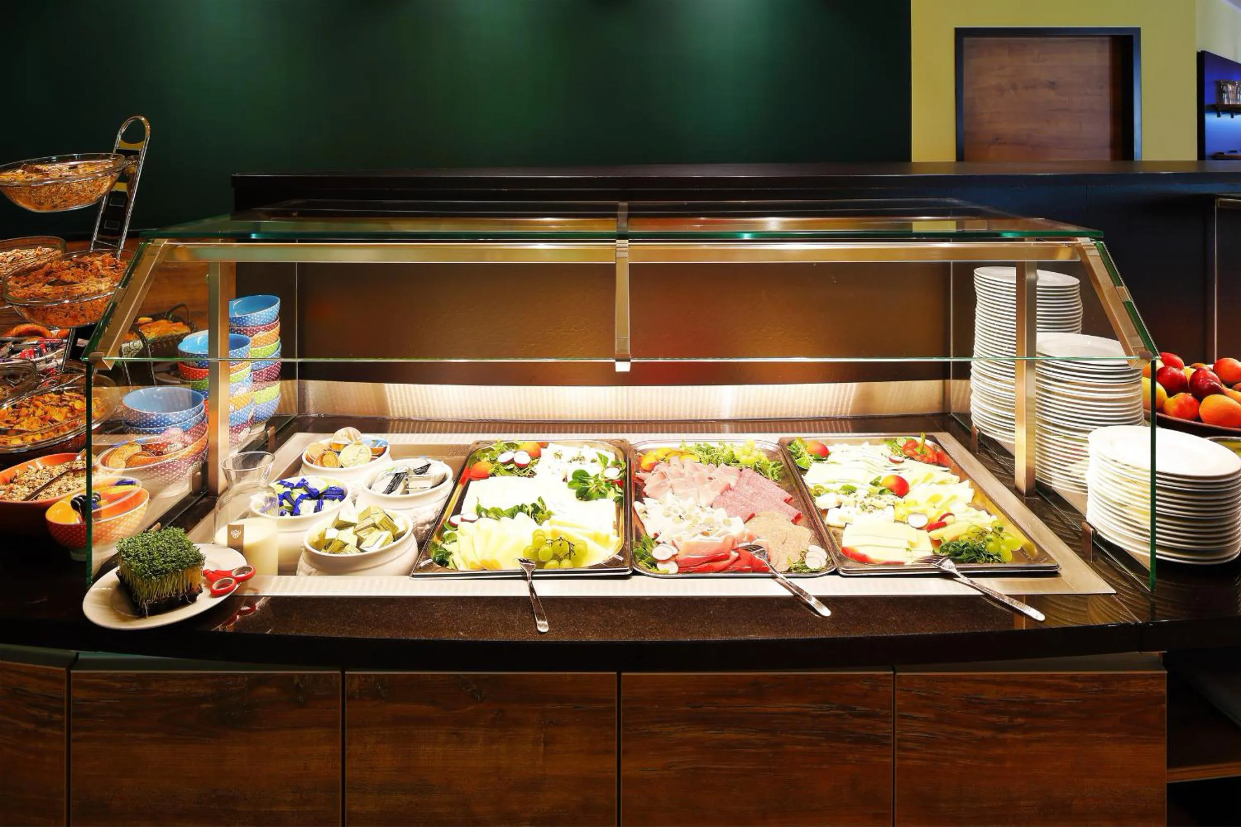 Food and drinks in Green Deer Bavarian Hotel