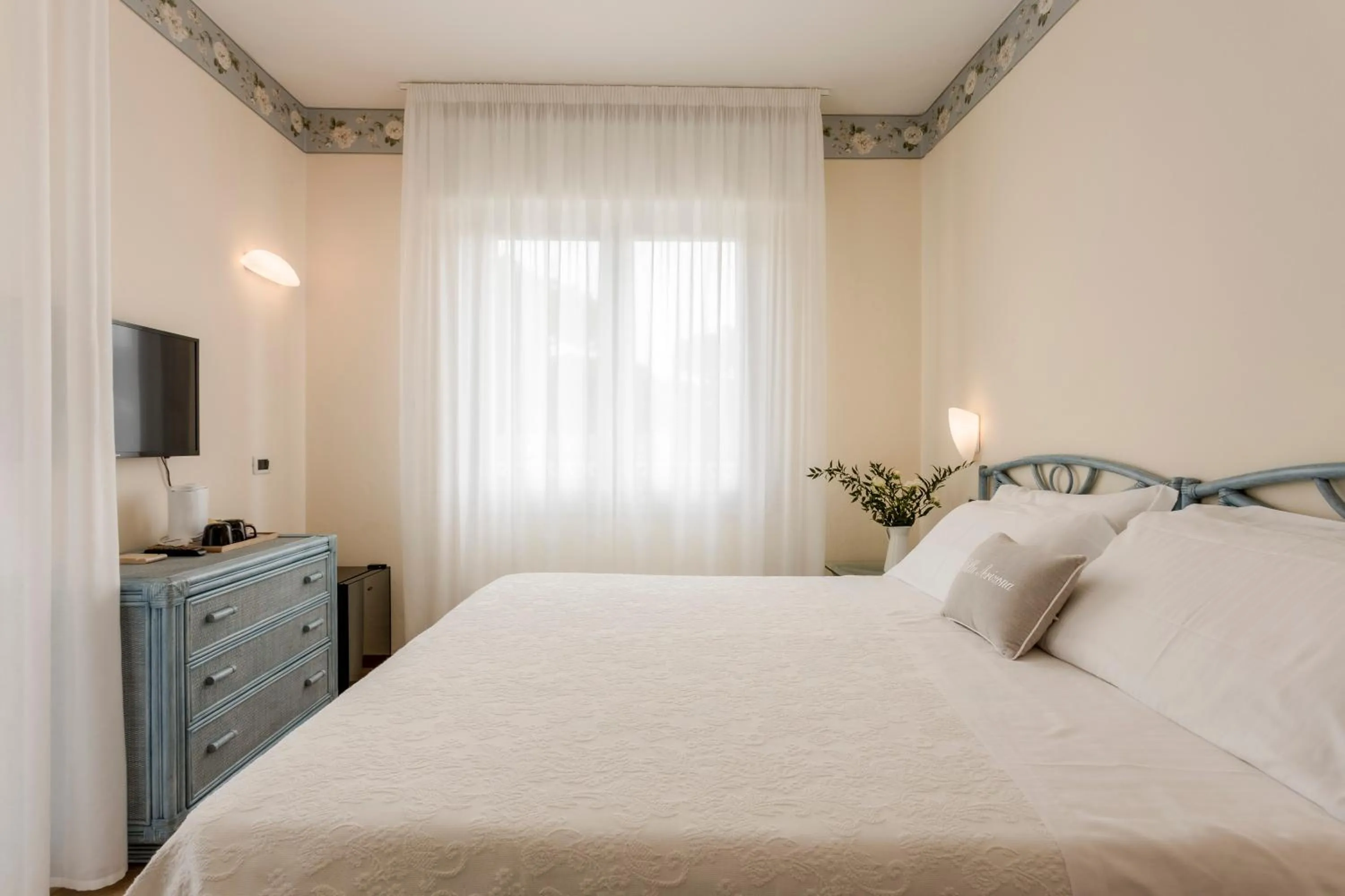 View (from property/room), Bed in Villa Arizona