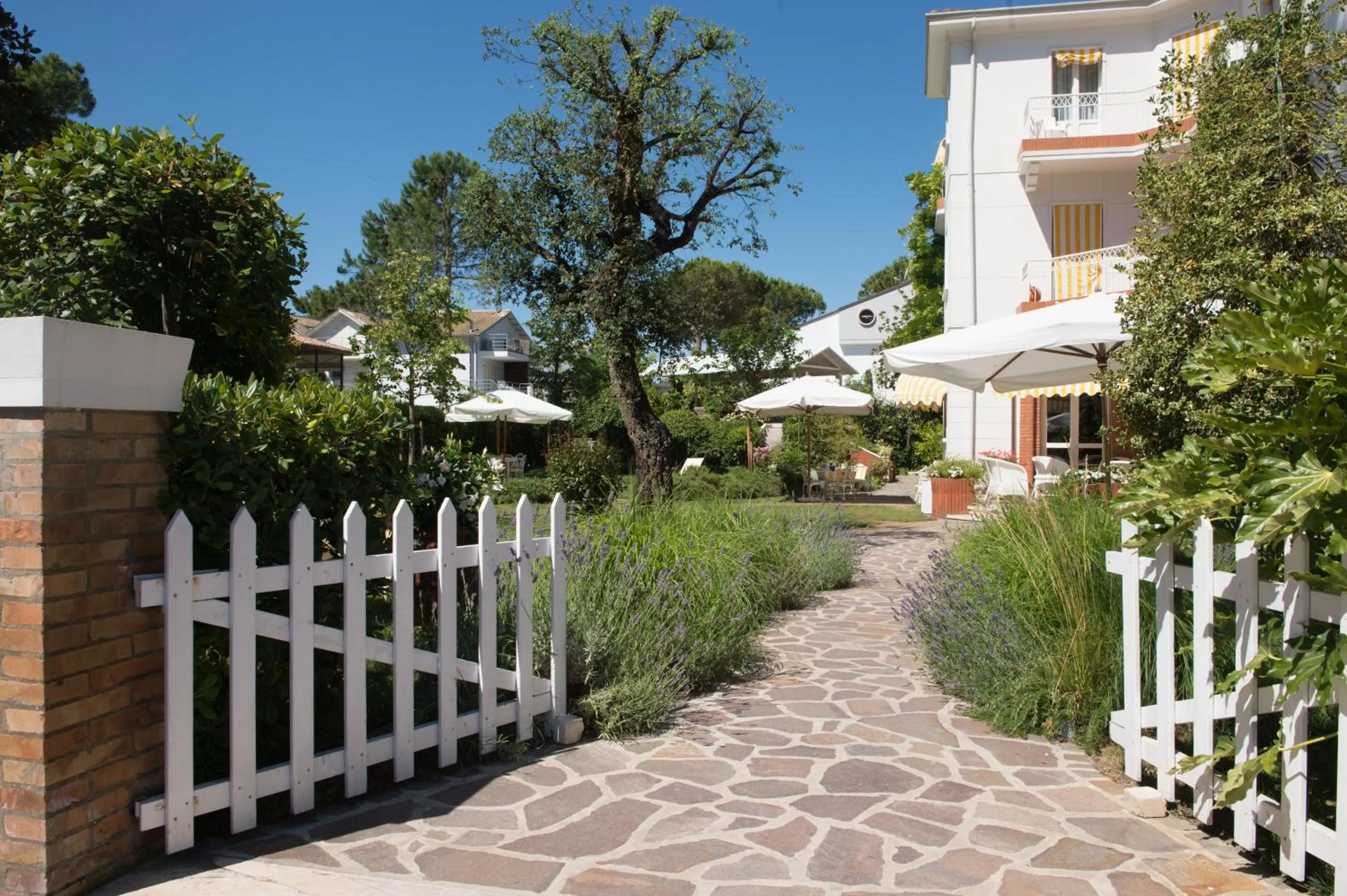 Property building in Villa Arizona