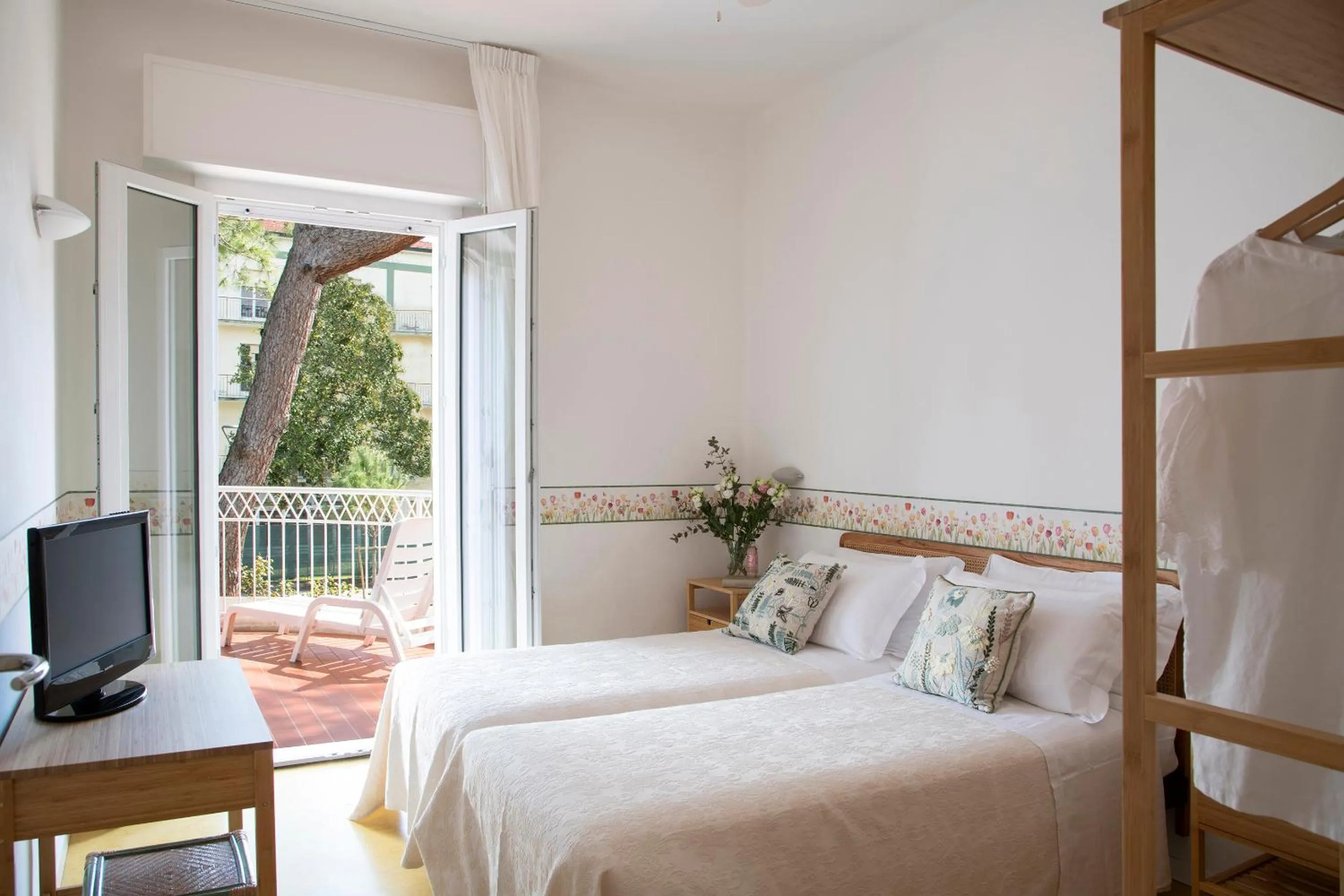 Balcony/Terrace, Bed in Villa Arizona