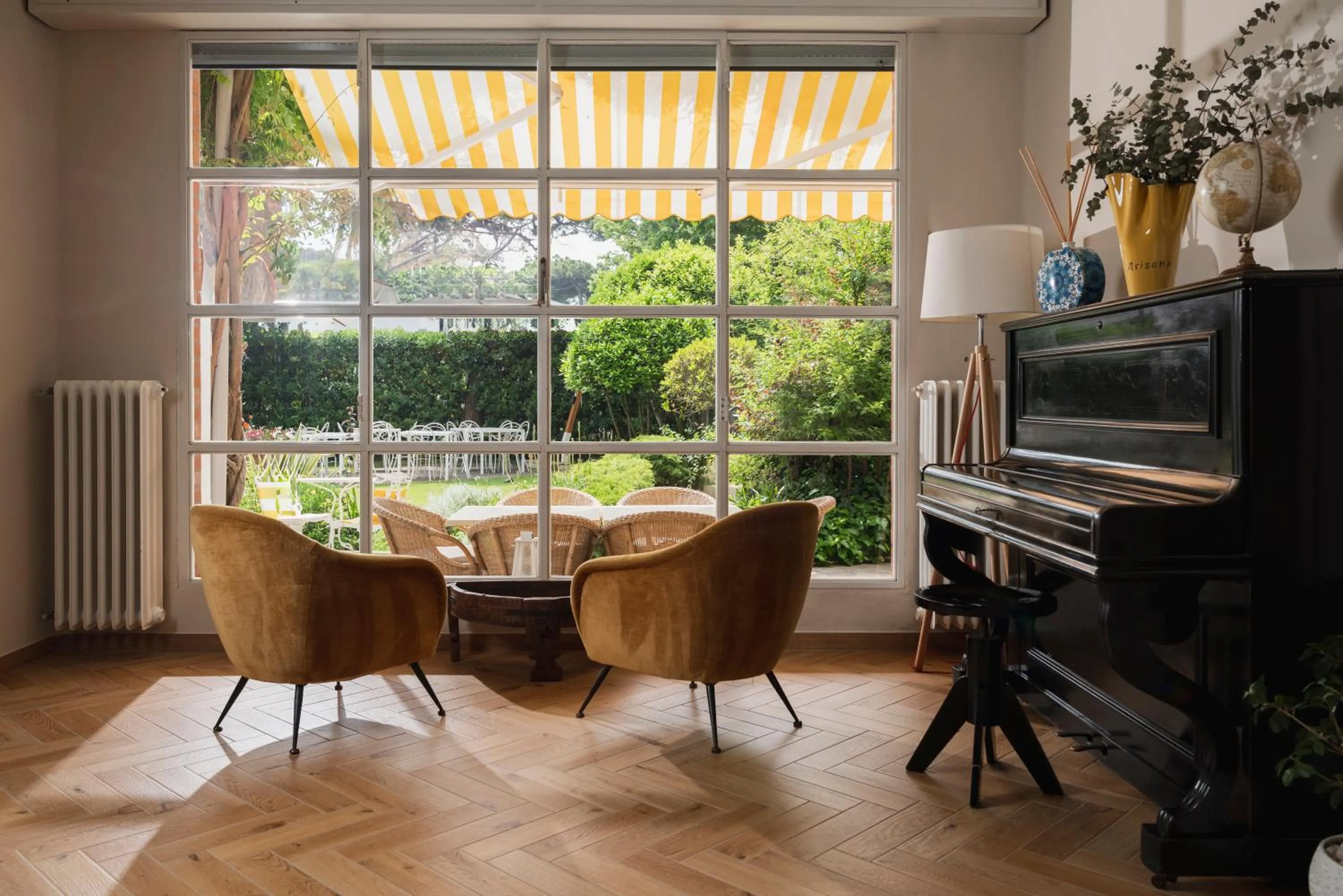 Communal lounge/ TV room in Villa Arizona