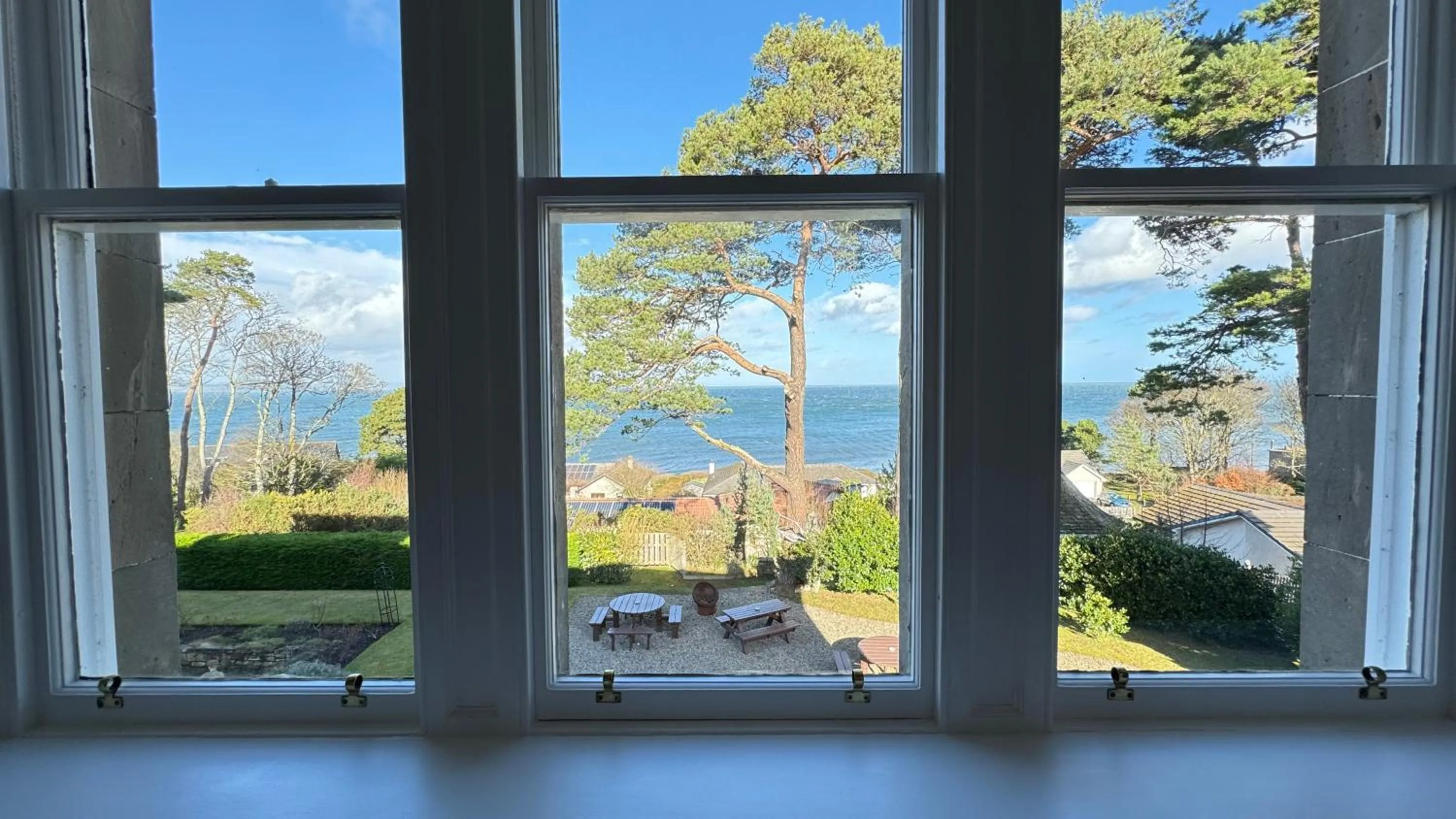 Property building in Invernairne