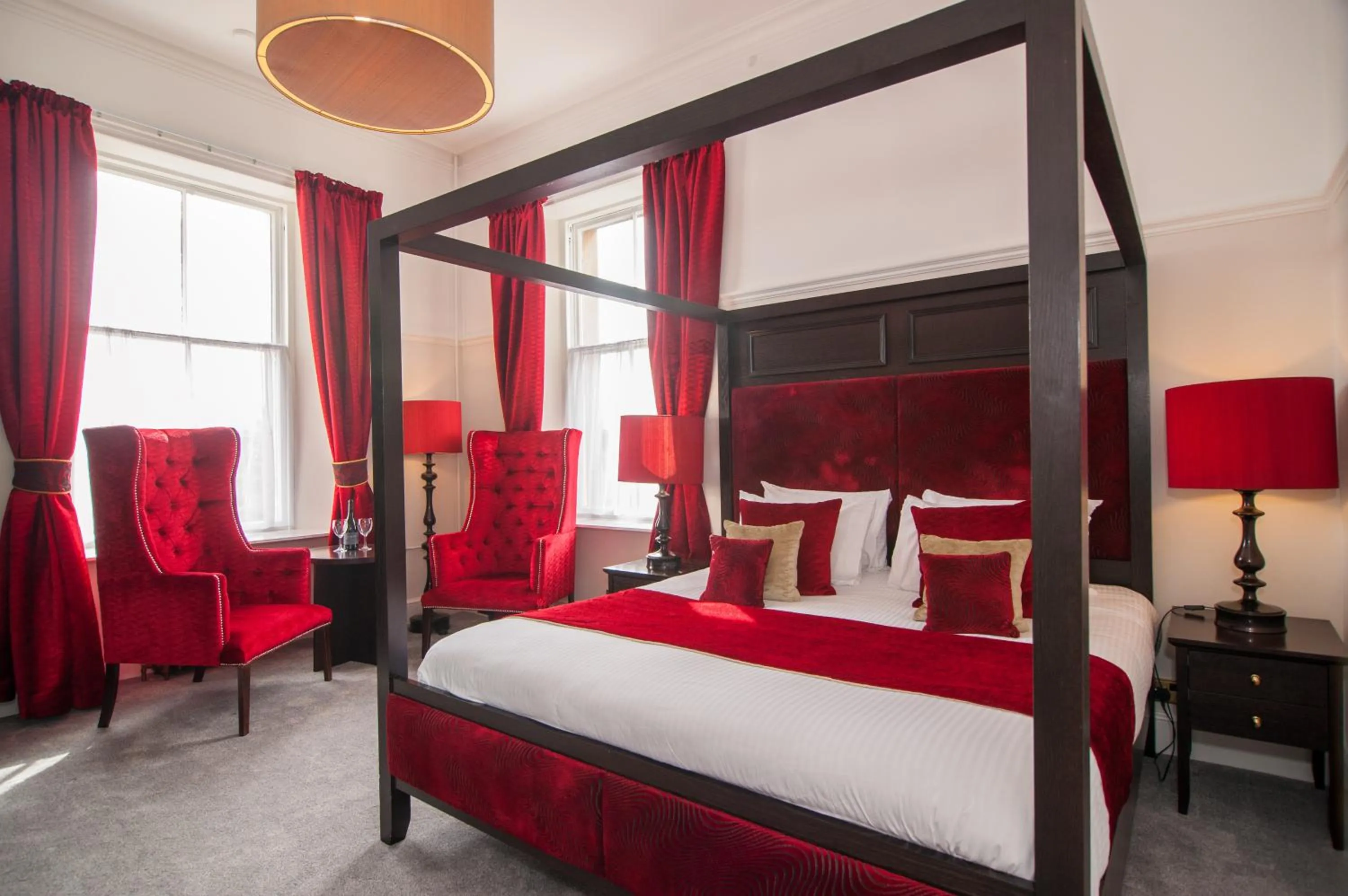 Bedroom, Bed in Invernairne