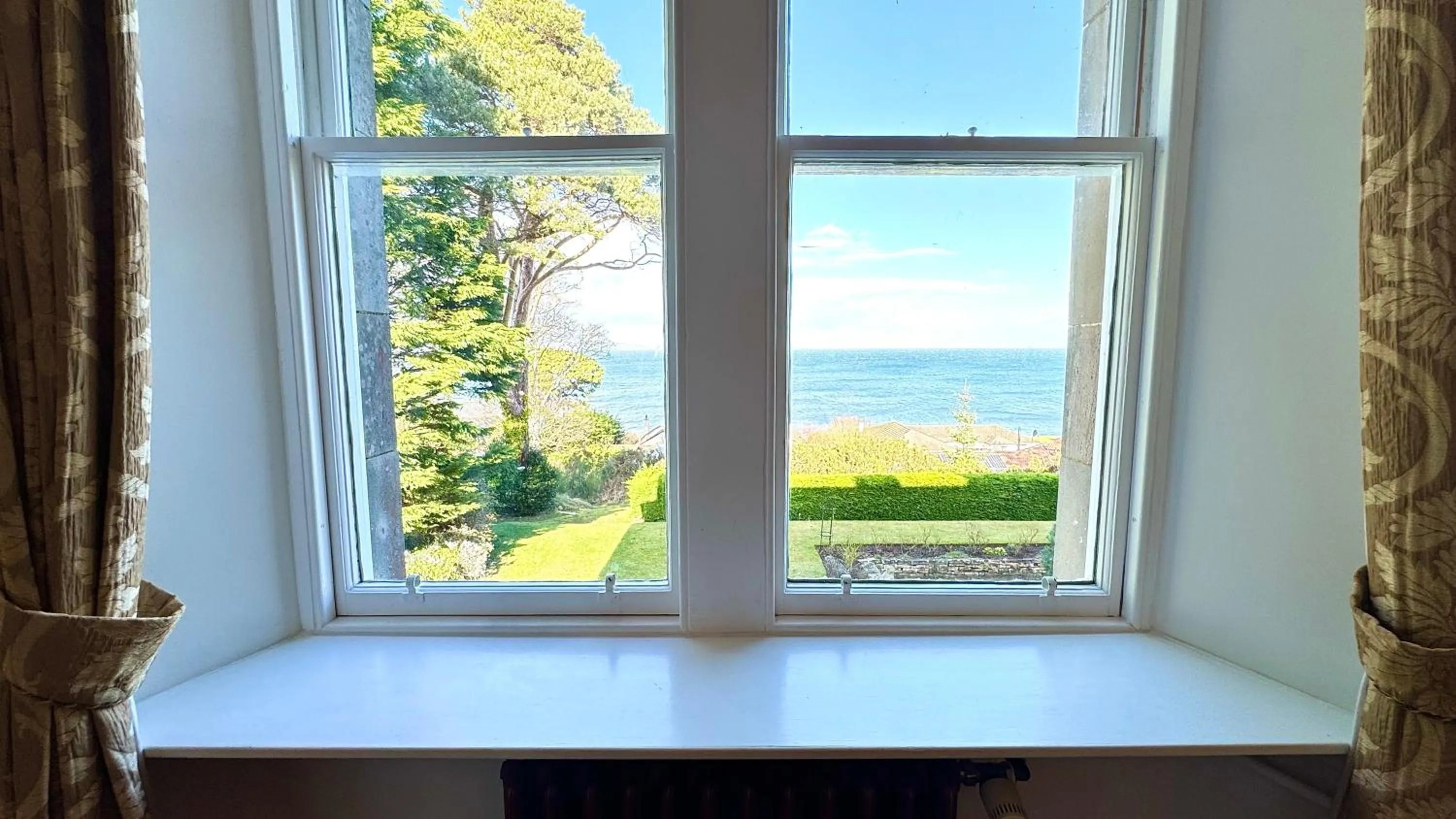 Property building in Invernairne