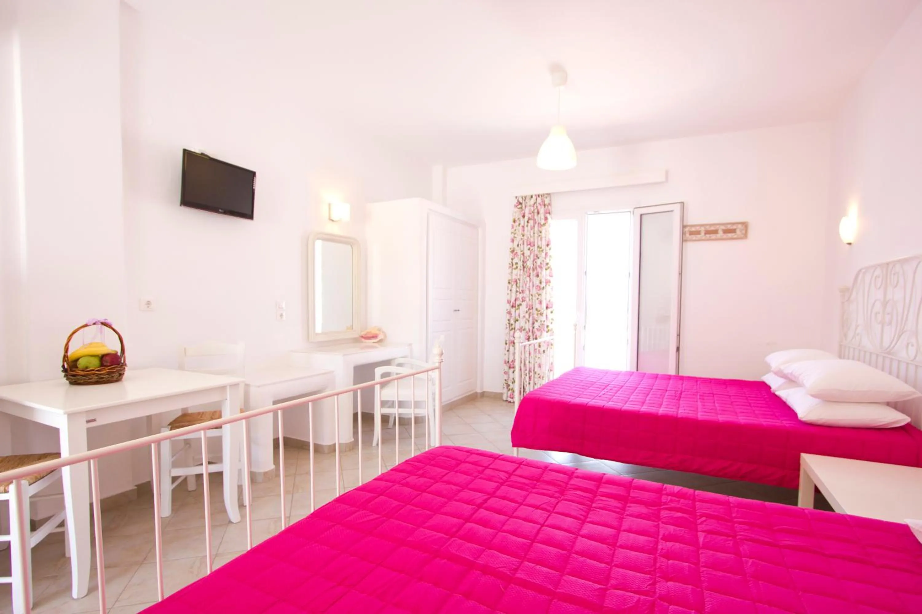 Photo of the whole room, Bed in Anixi - Primavera Mykonos