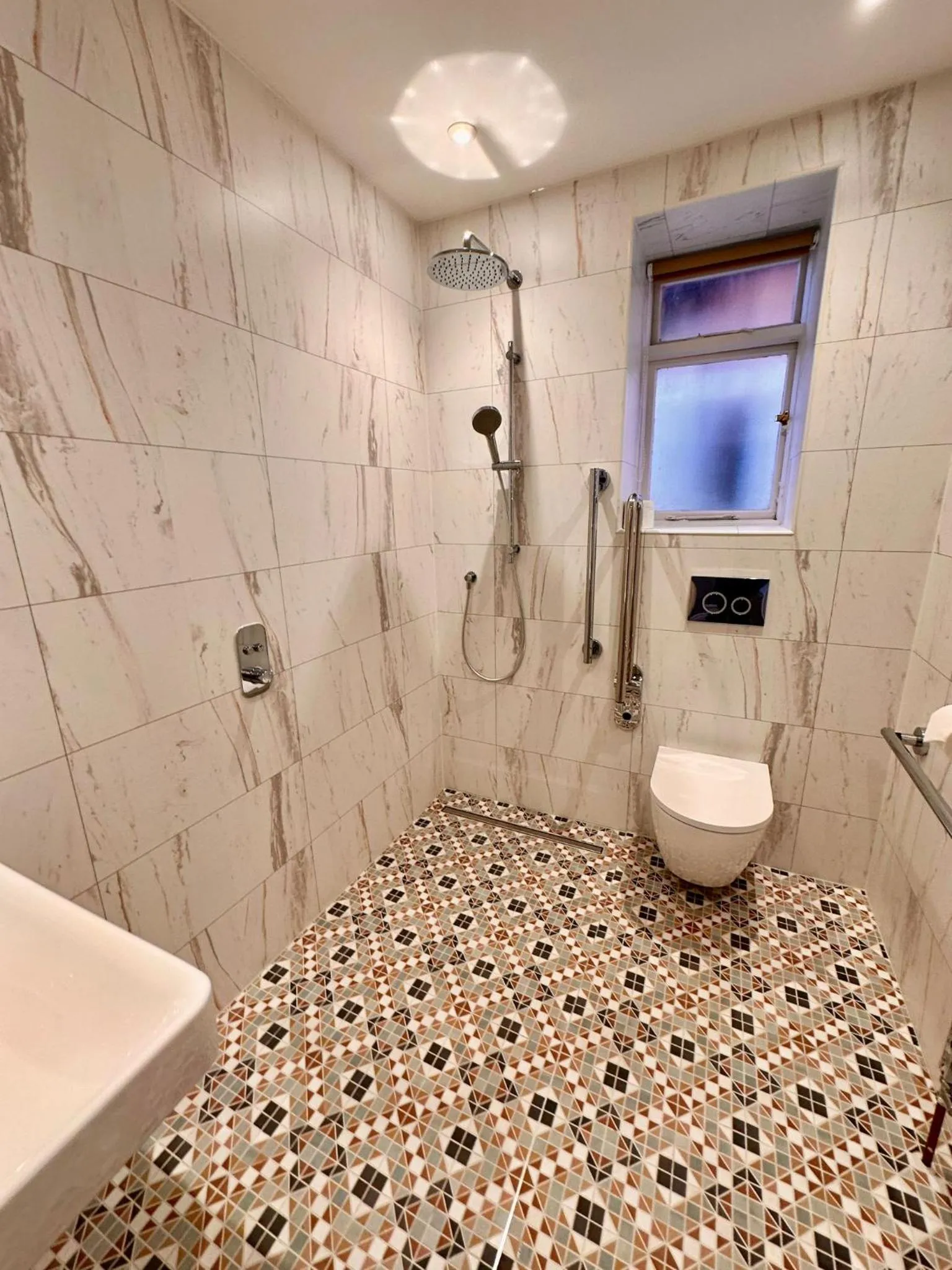 Shower in Hotel Coco