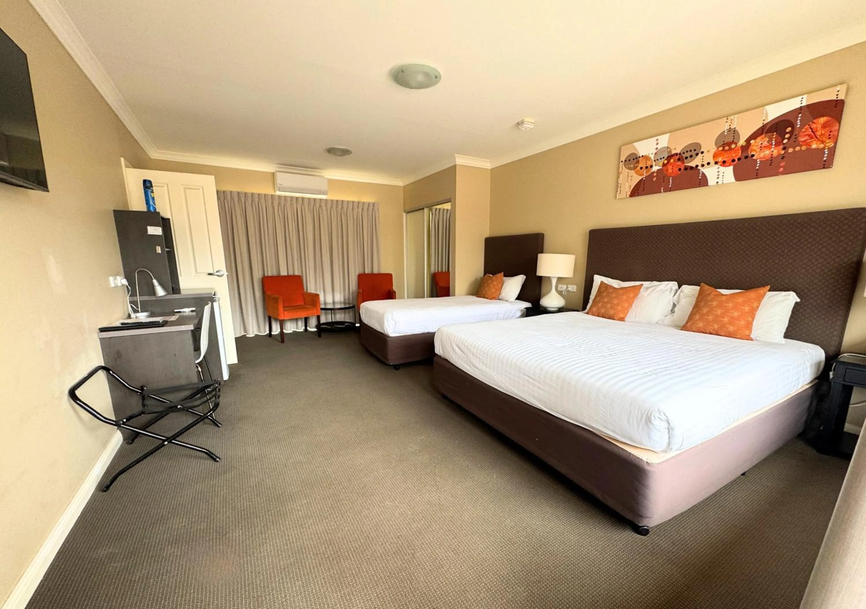 Bed in Sundowner Motel Hotel