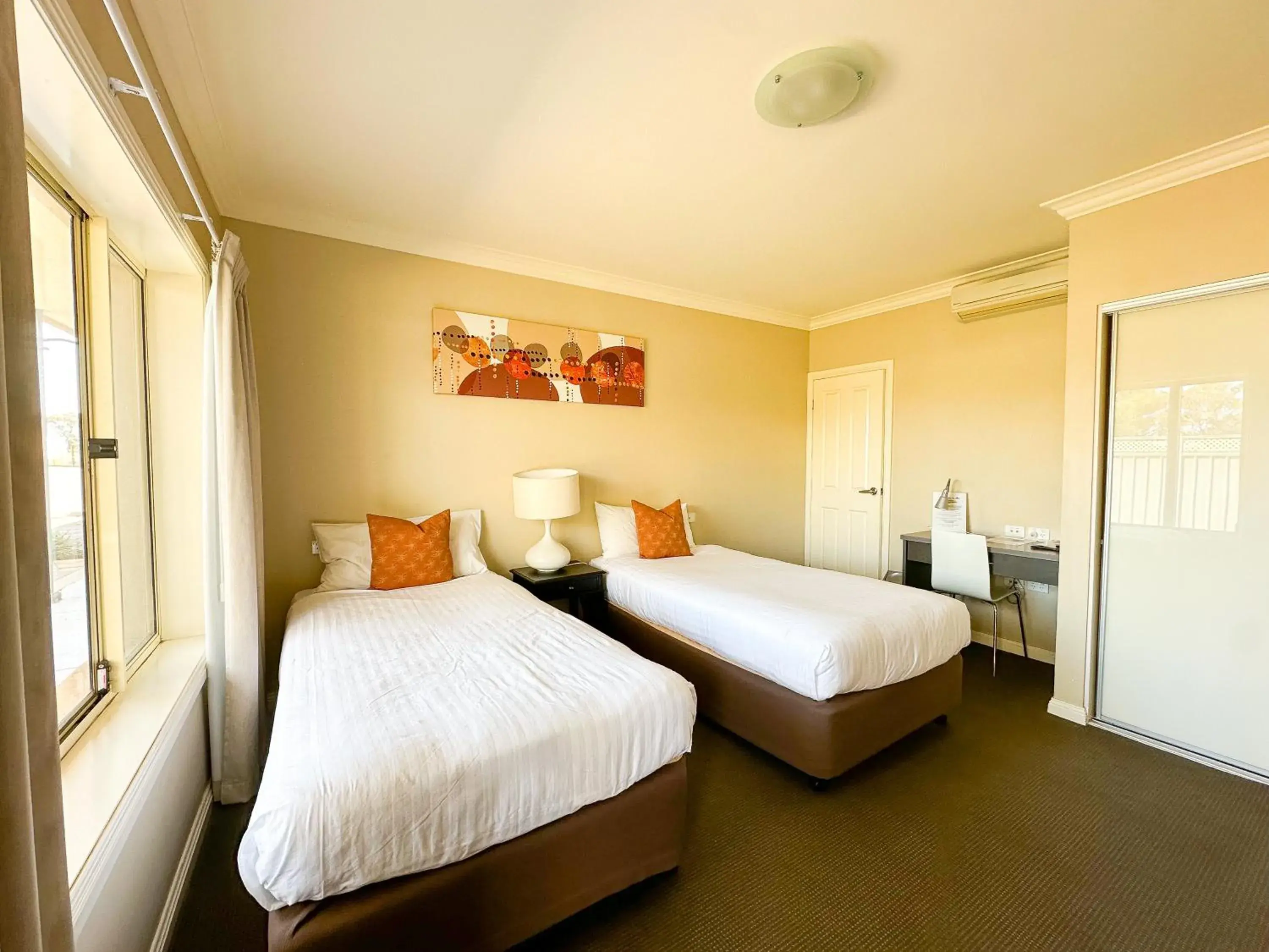 Standard Single Room in Sundowner Motel Hotel Standard Single Room in Sundowner Motel Hotel