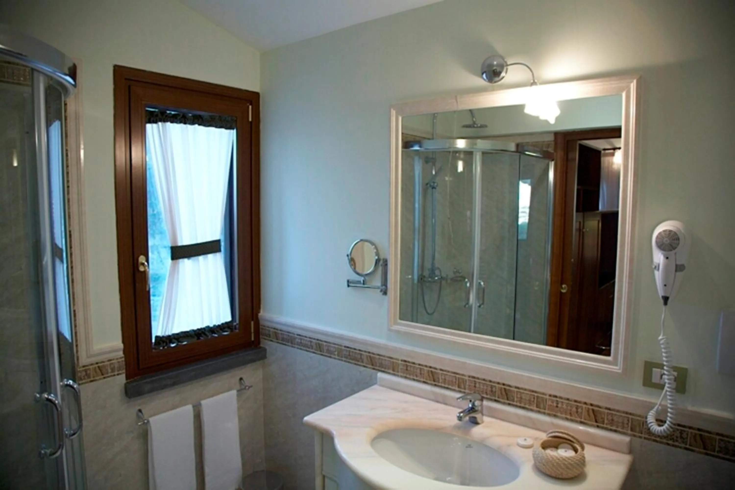 Shower in Hotel O Sole Mio