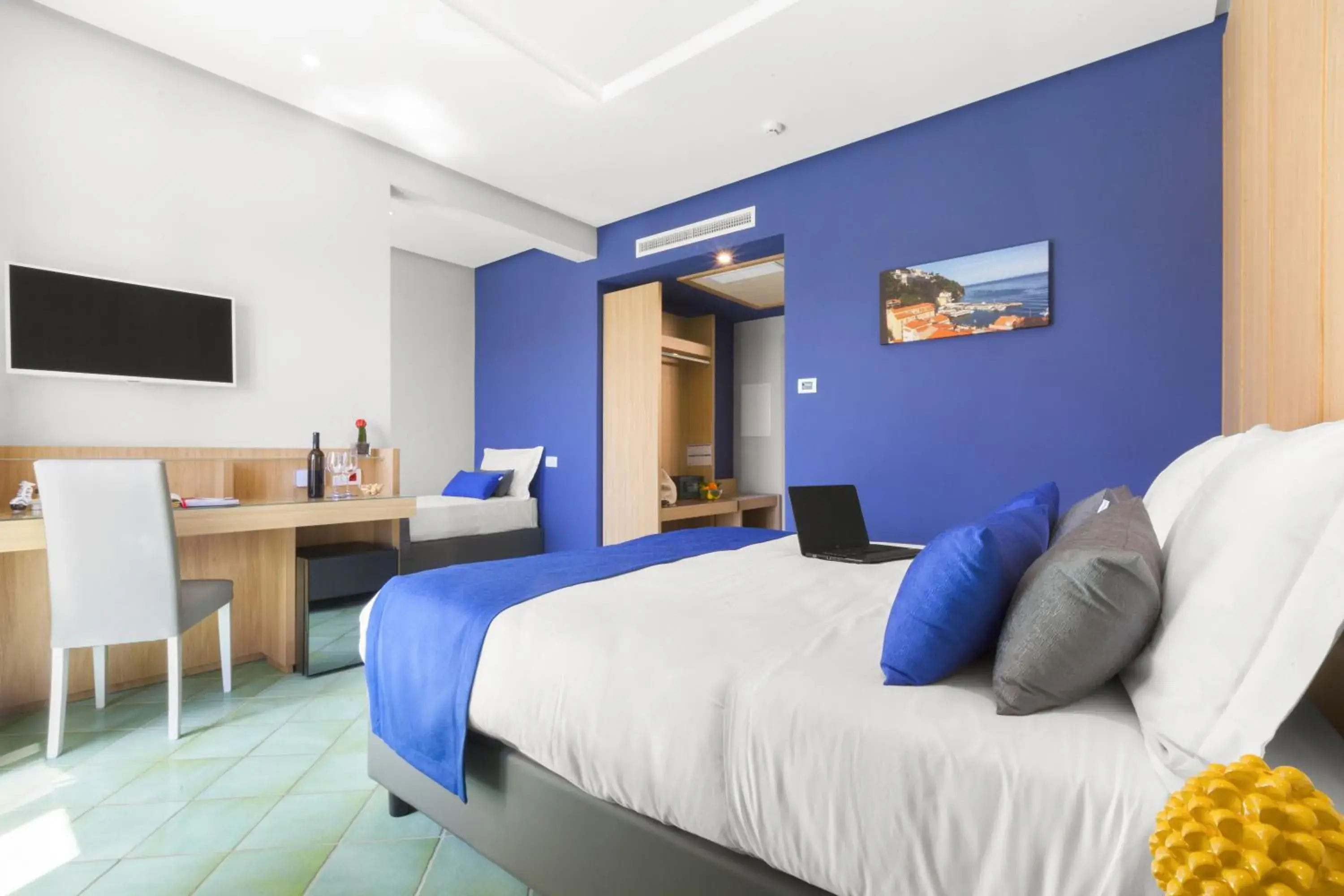 Comfort Triple Room in Hotel O Sole Mio Comfort Triple Room in Hotel O Sole Mio