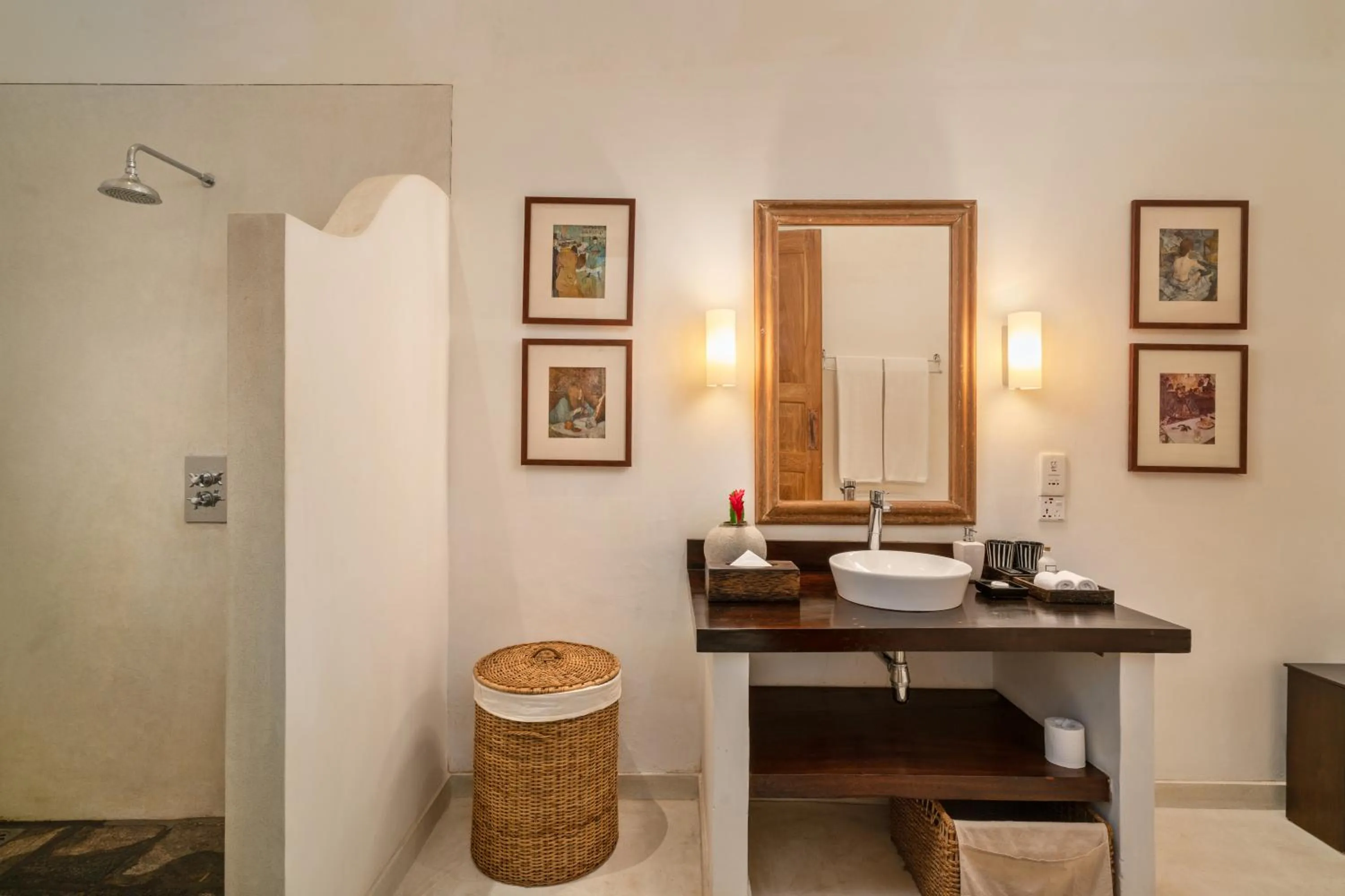 Bathroom in Taru Villas Rampart Street - Galle Fort