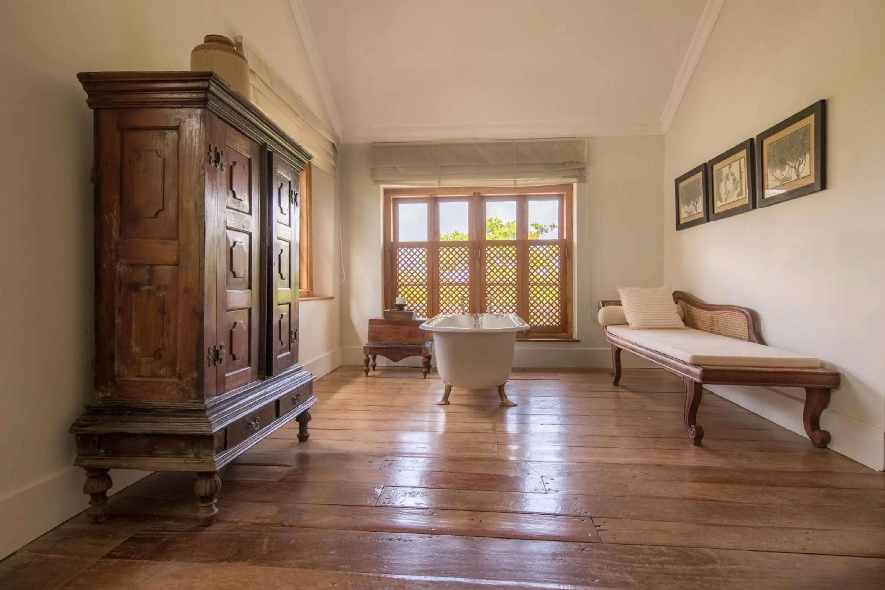 Bath, Bed in Taru Villas Rampart Street - Galle Fort