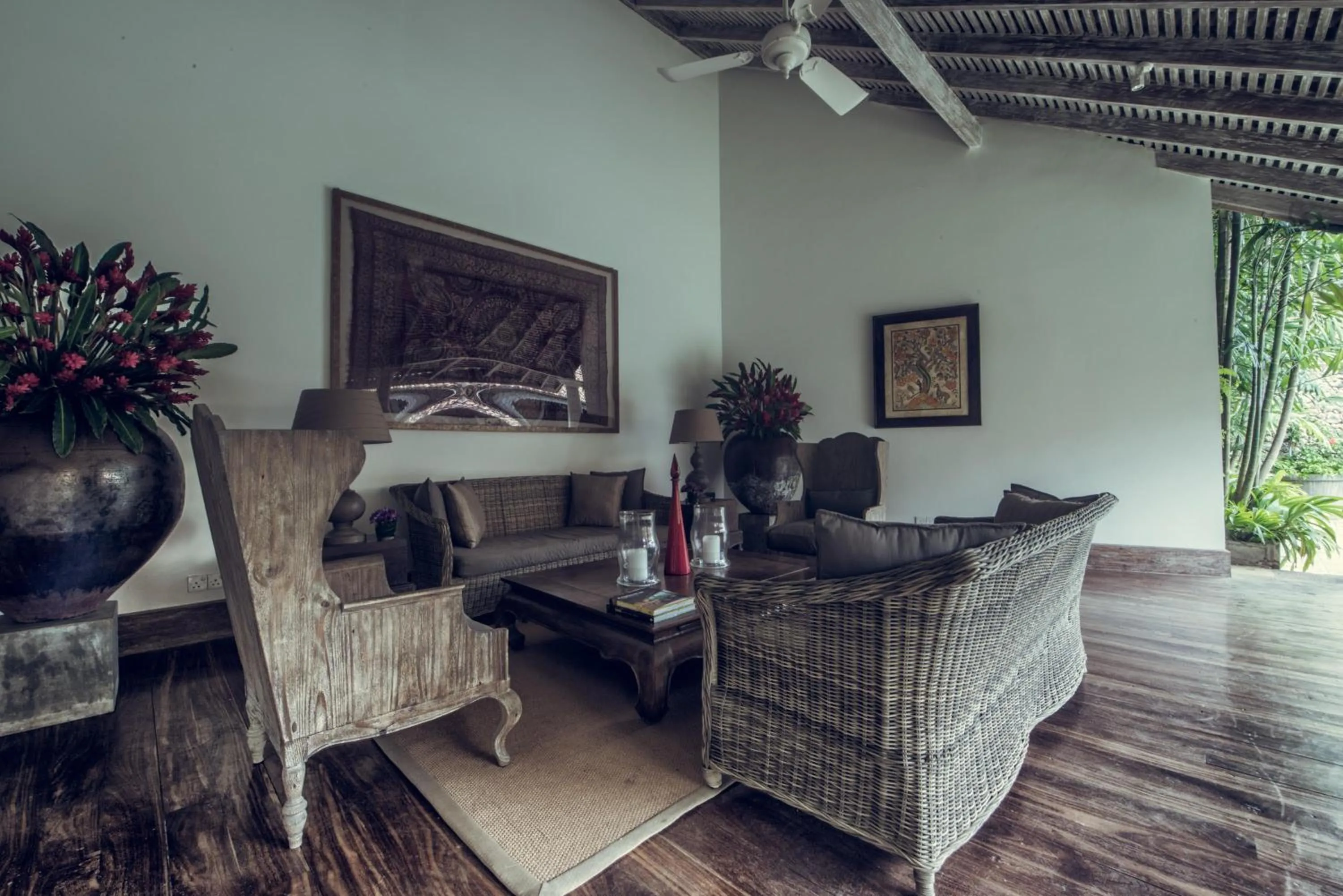 Communal lounge/ TV room in Taru Villas Rampart Street - Galle Fort