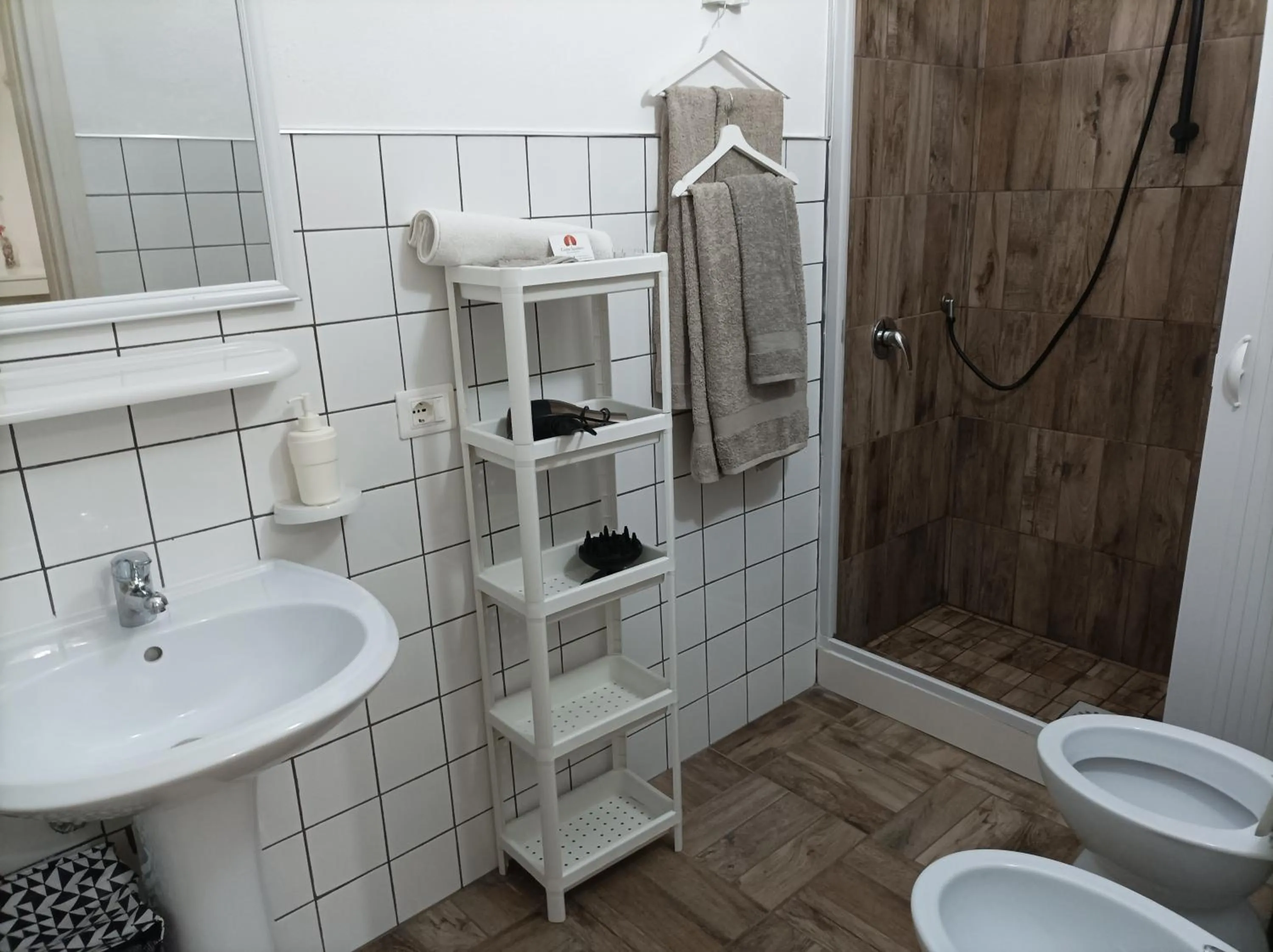 Toilet in Cozzo Spadaro B&B OnlyRooms