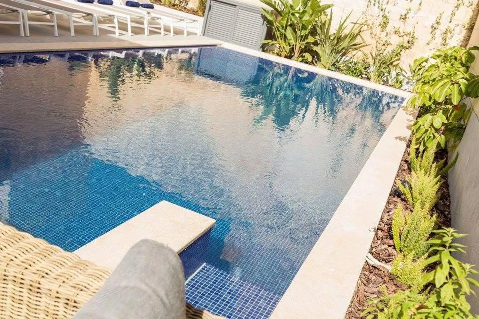 Swimming pool in BB De Rohan