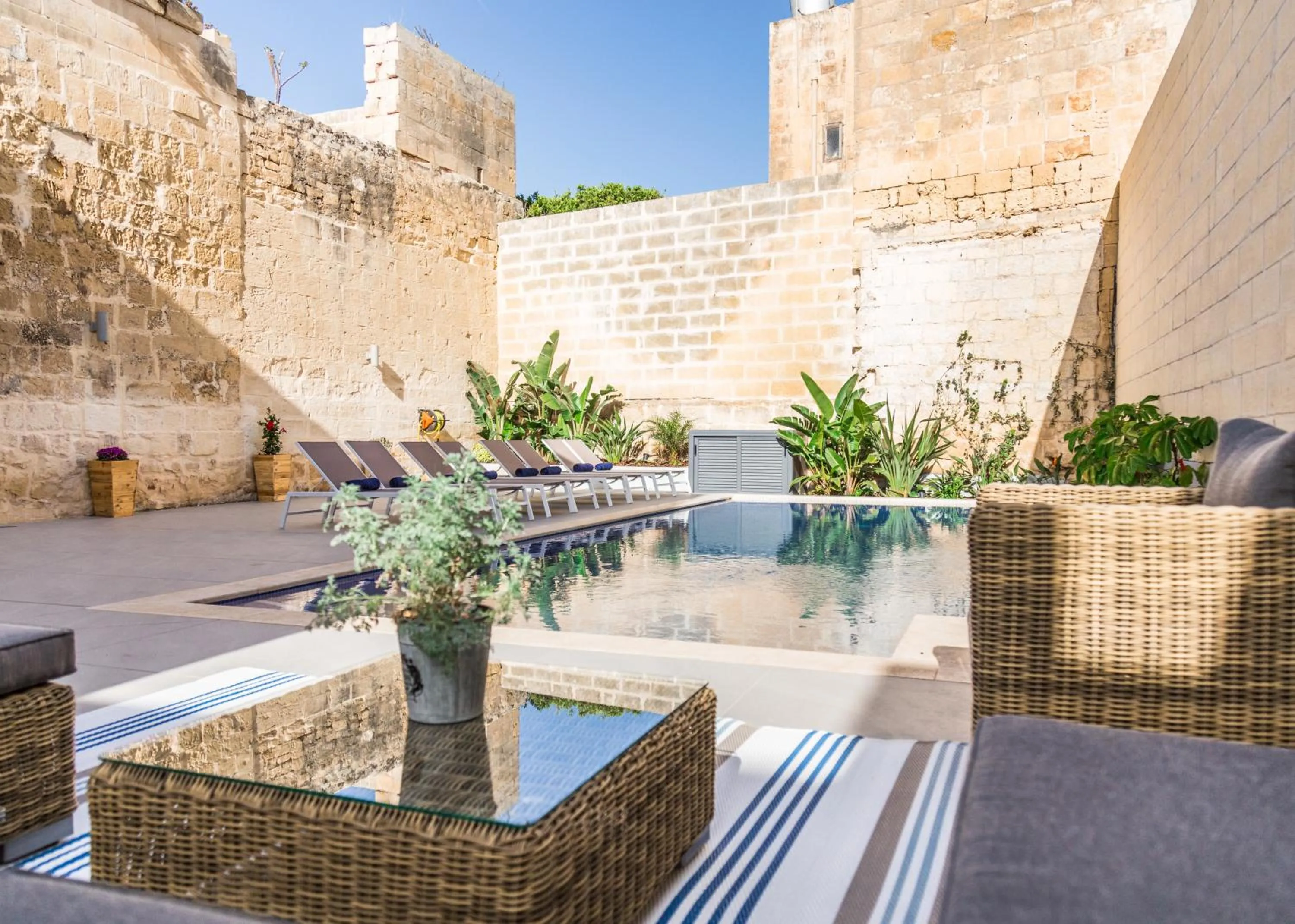 Swimming pool in BB De Rohan