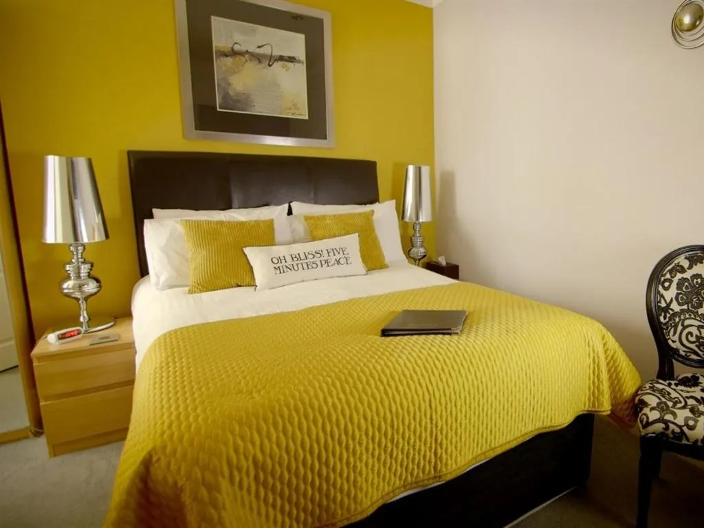 Bedroom, Bed in The Kenley Hotel