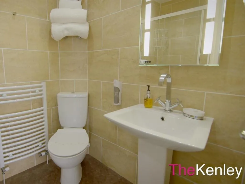 Bathroom in The Kenley Hotel