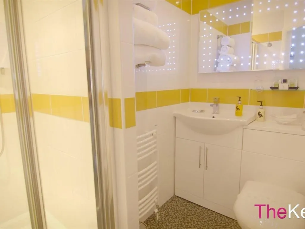 Bathroom in The Kenley Hotel