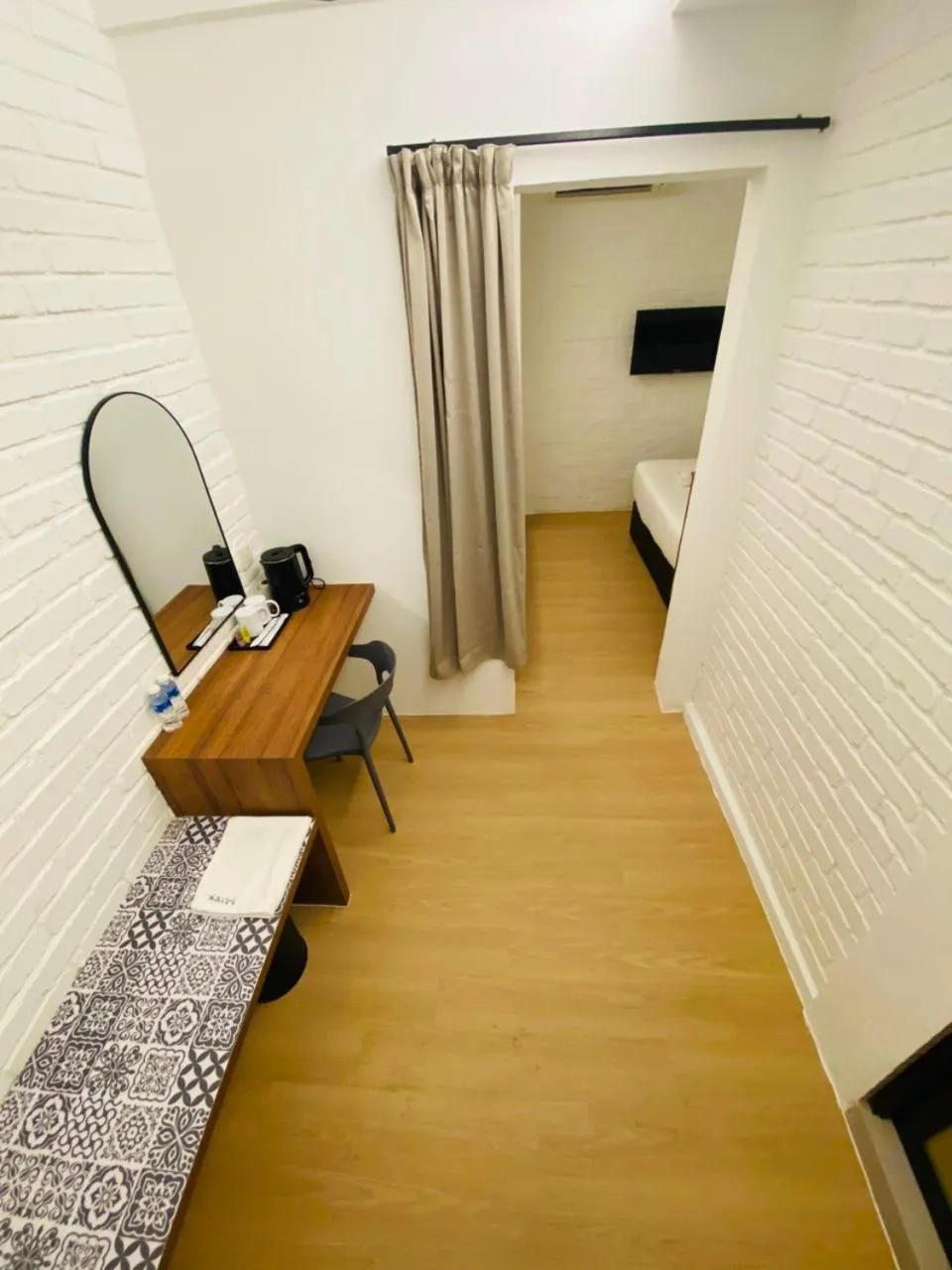 Seating area, Bed in Mixx Express Hotel Sunway