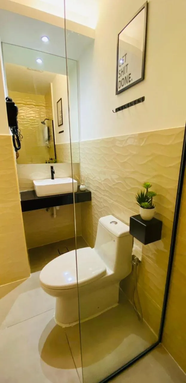 Toilet in Mixx Express Hotel Sunway