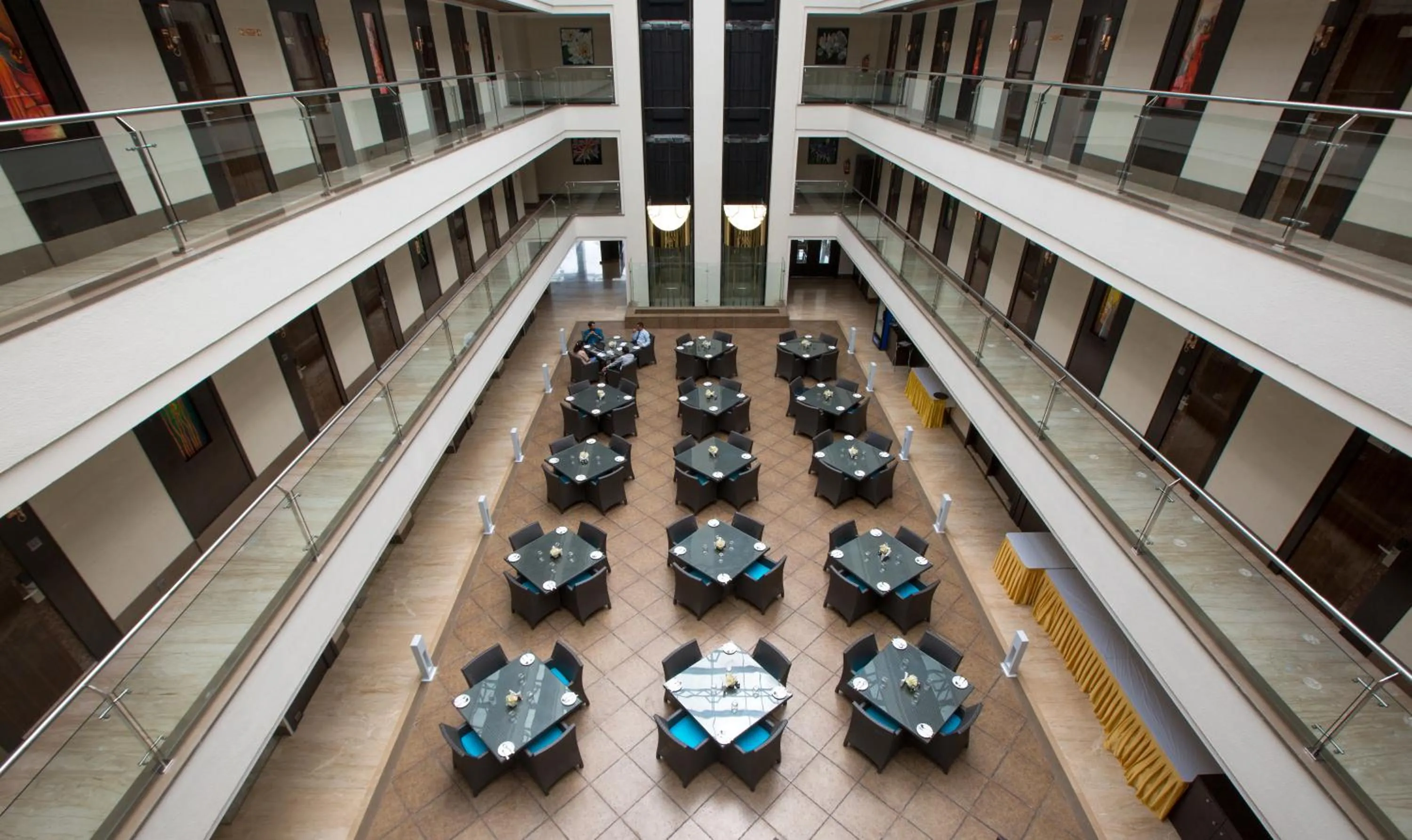 Restaurant/places to eat in Hotel Grand Visava Lonavala