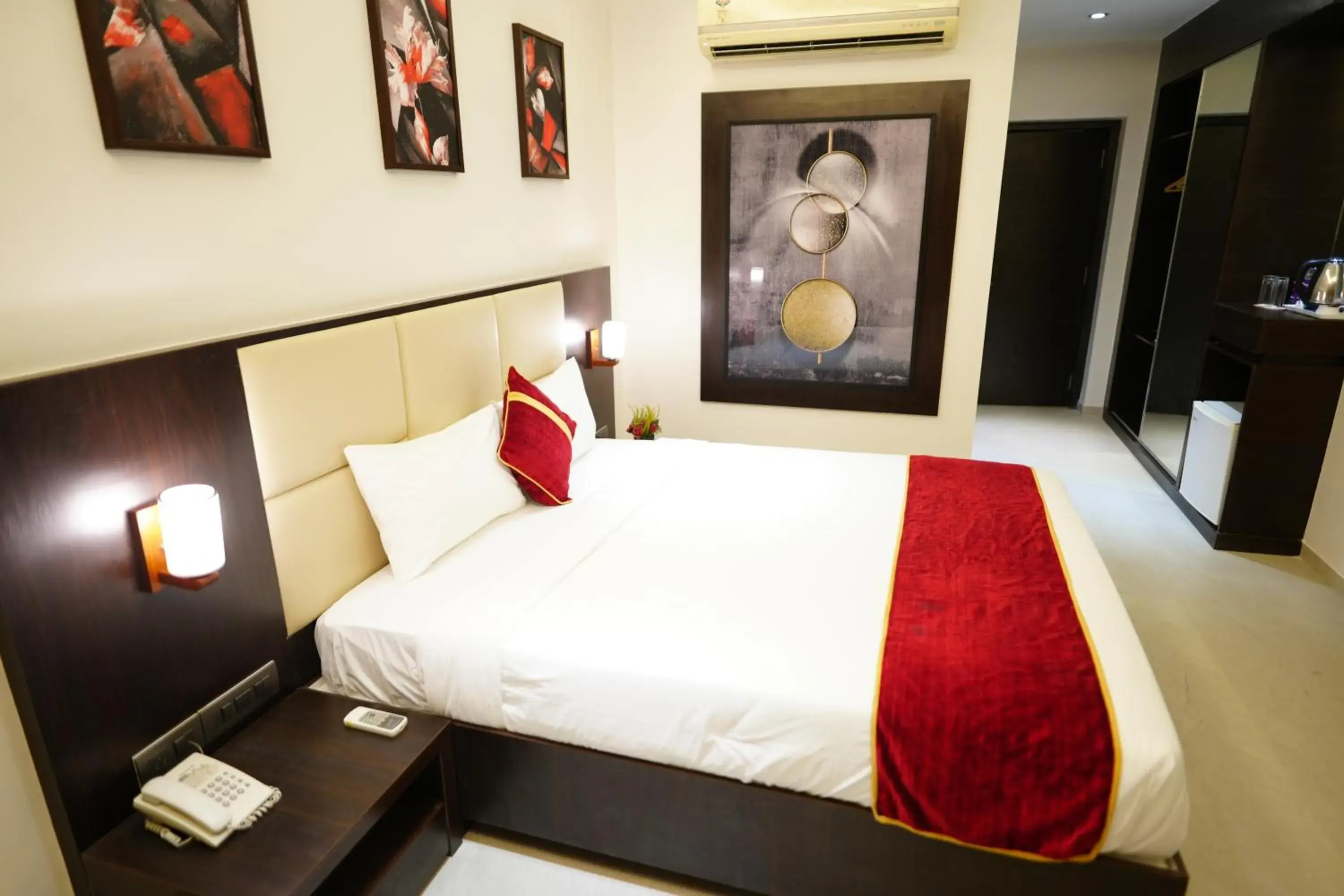 Premium Room in Hotel Grand Visava Lonavala Premium Room in Hotel Grand Visava Lonavala