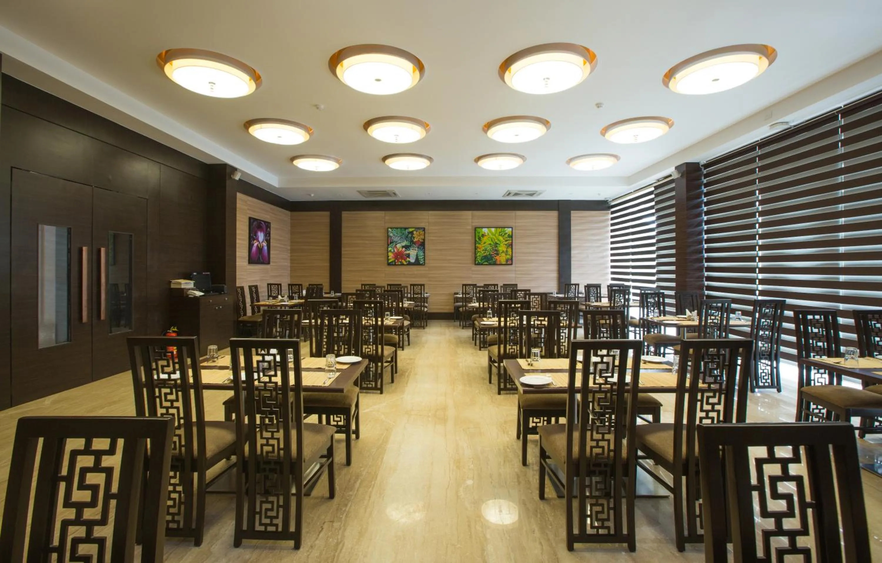 Restaurant/places to eat in Hotel Grand Visava Lonavala