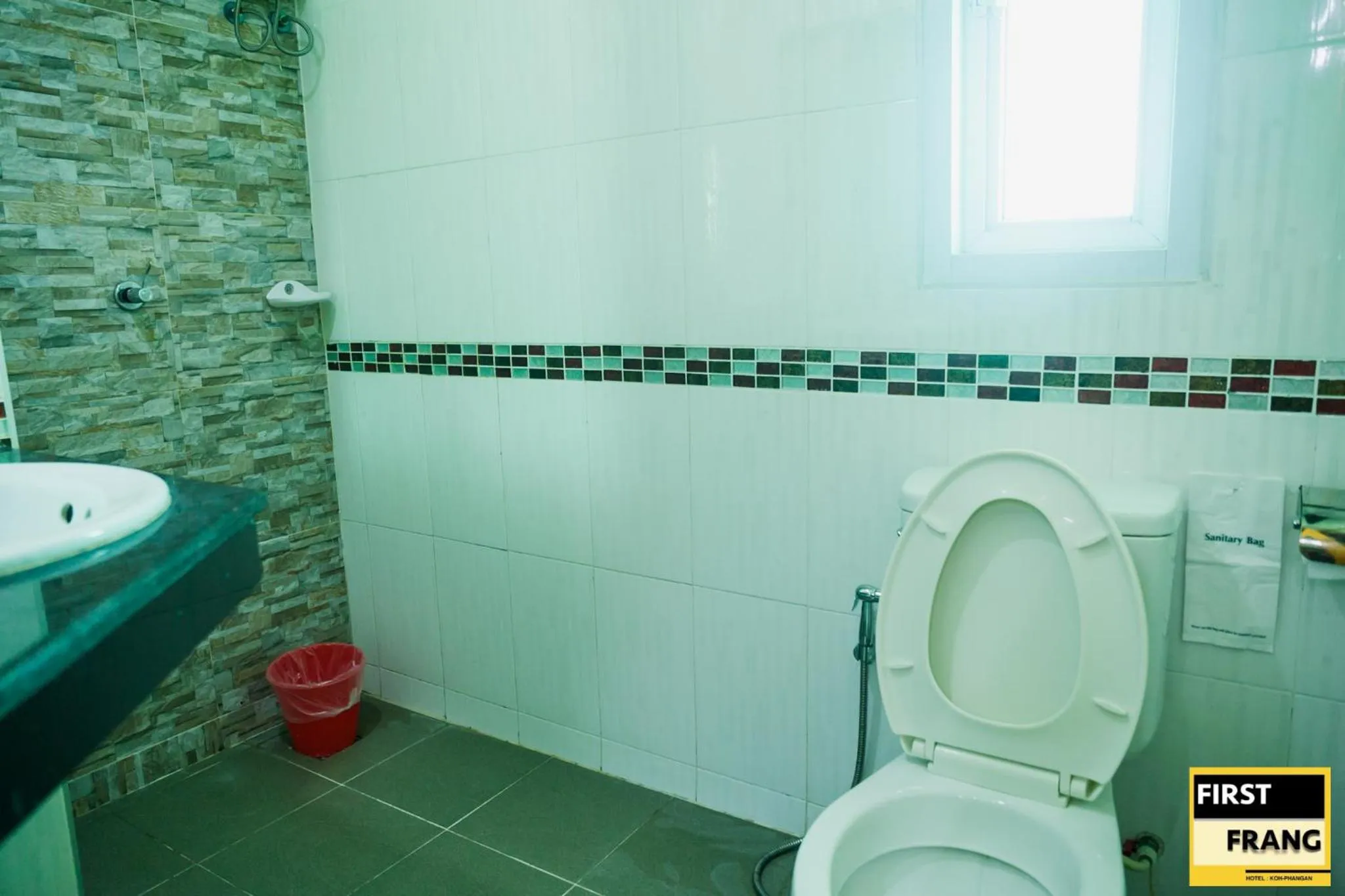 Toilet in First and Frang Hotel - Koh Phangan