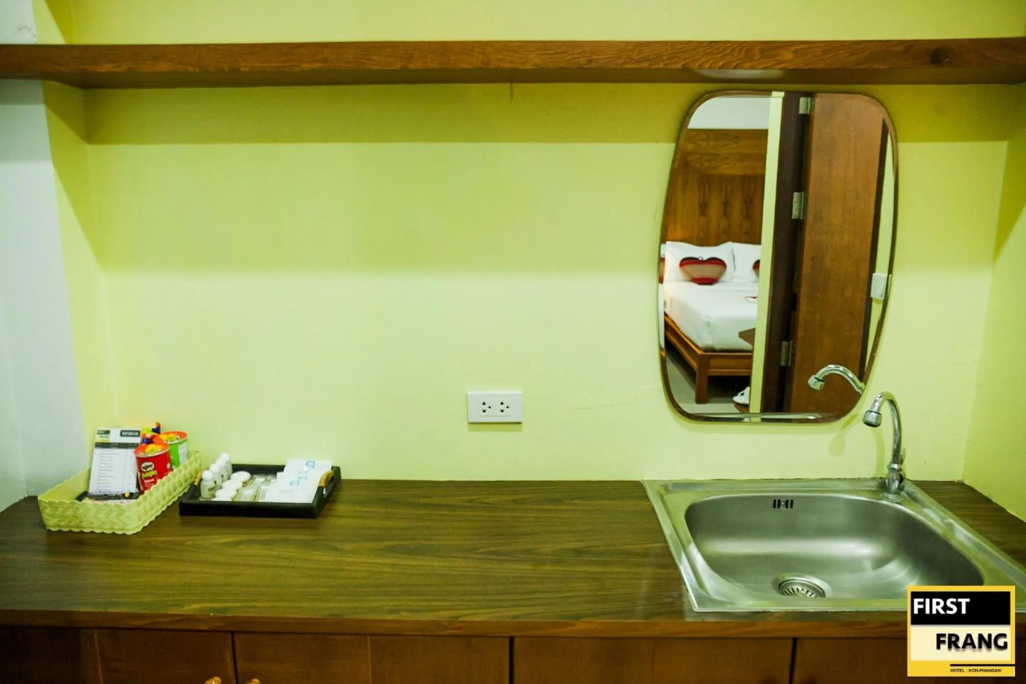 dishwasher in First and Frang Hotel - Koh Phangan