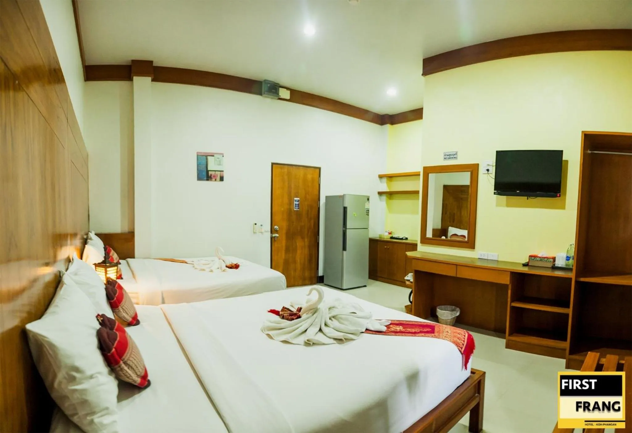 Bed in First and Frang Hotel - Koh Phangan