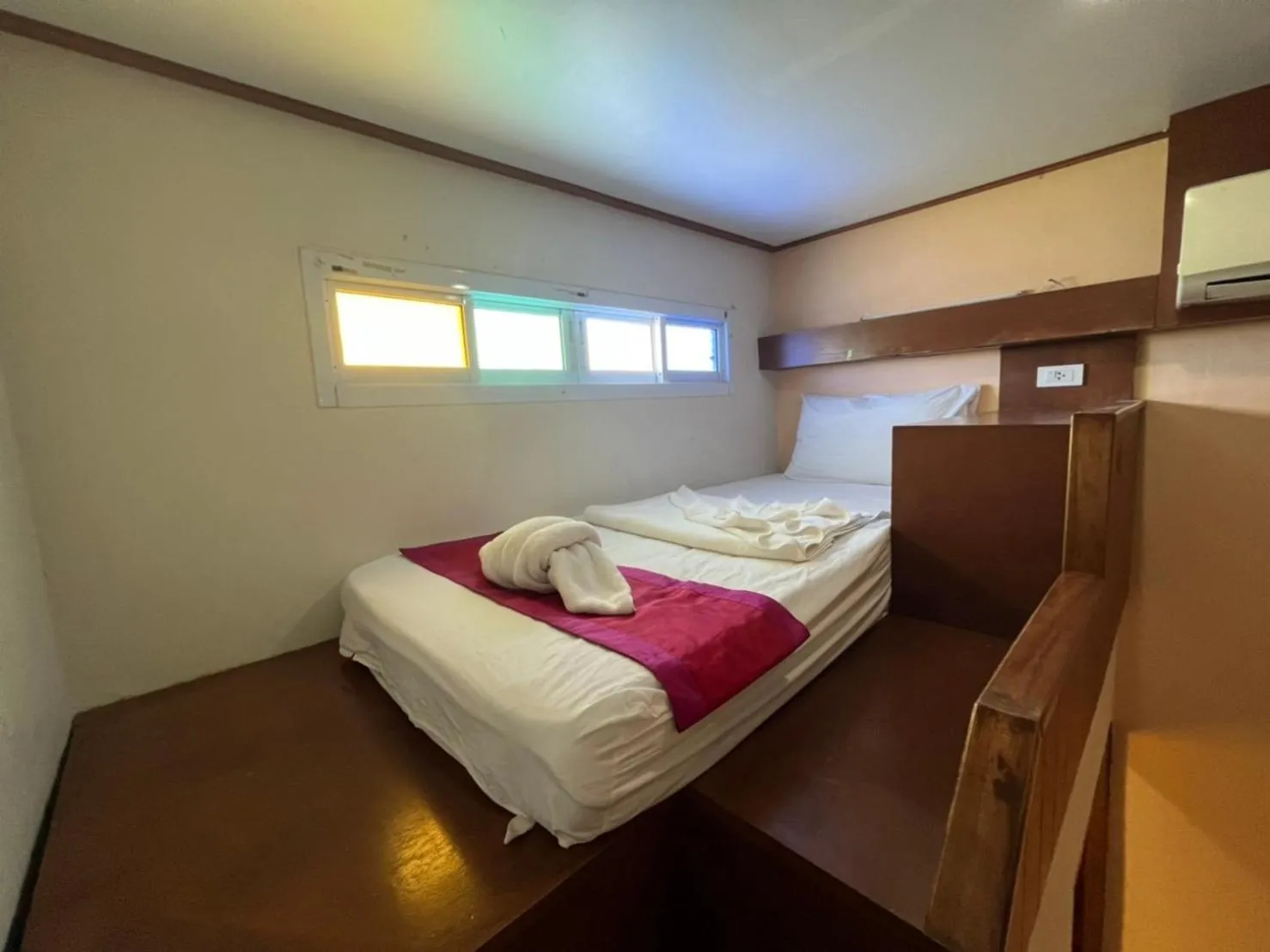 Bed in First and Frang Hotel - Koh Phangan