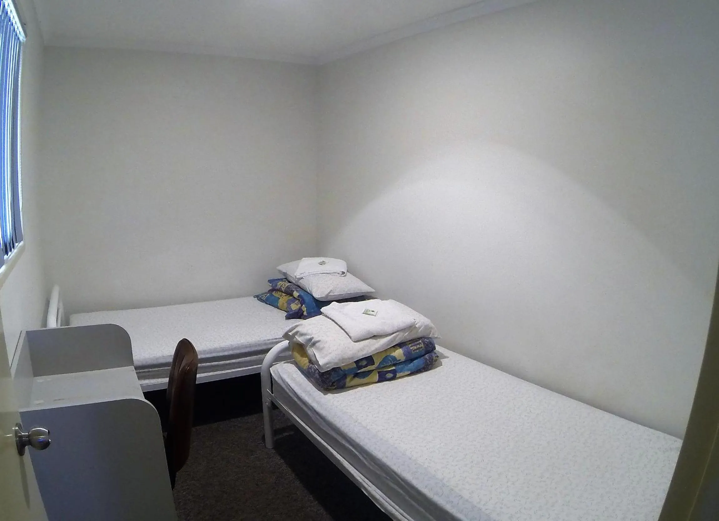 Property building, Bed in Twin Waters Caravan Park