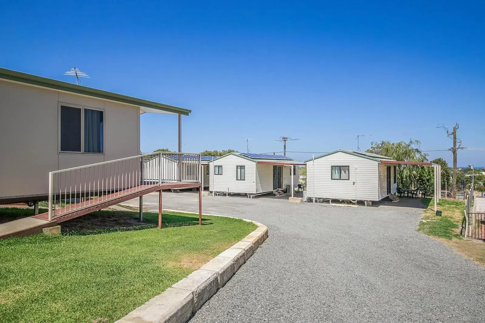 One-Bedroom Chalet in Twin Waters Caravan Park One-Bedroom Chalet in Twin Waters Caravan Park