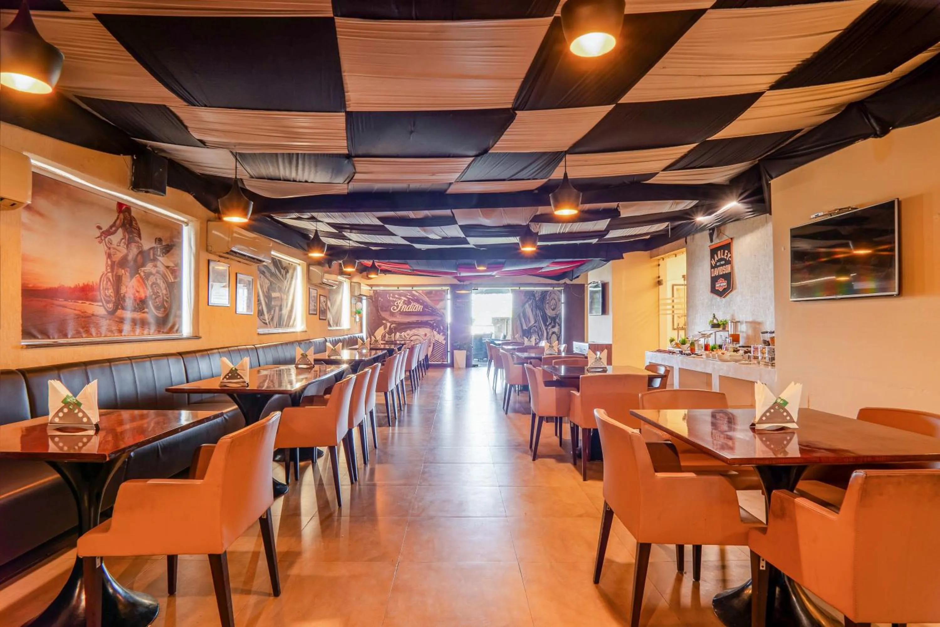 Restaurant/places to eat in Le Roi Jammu - Near Jammu Railway Station