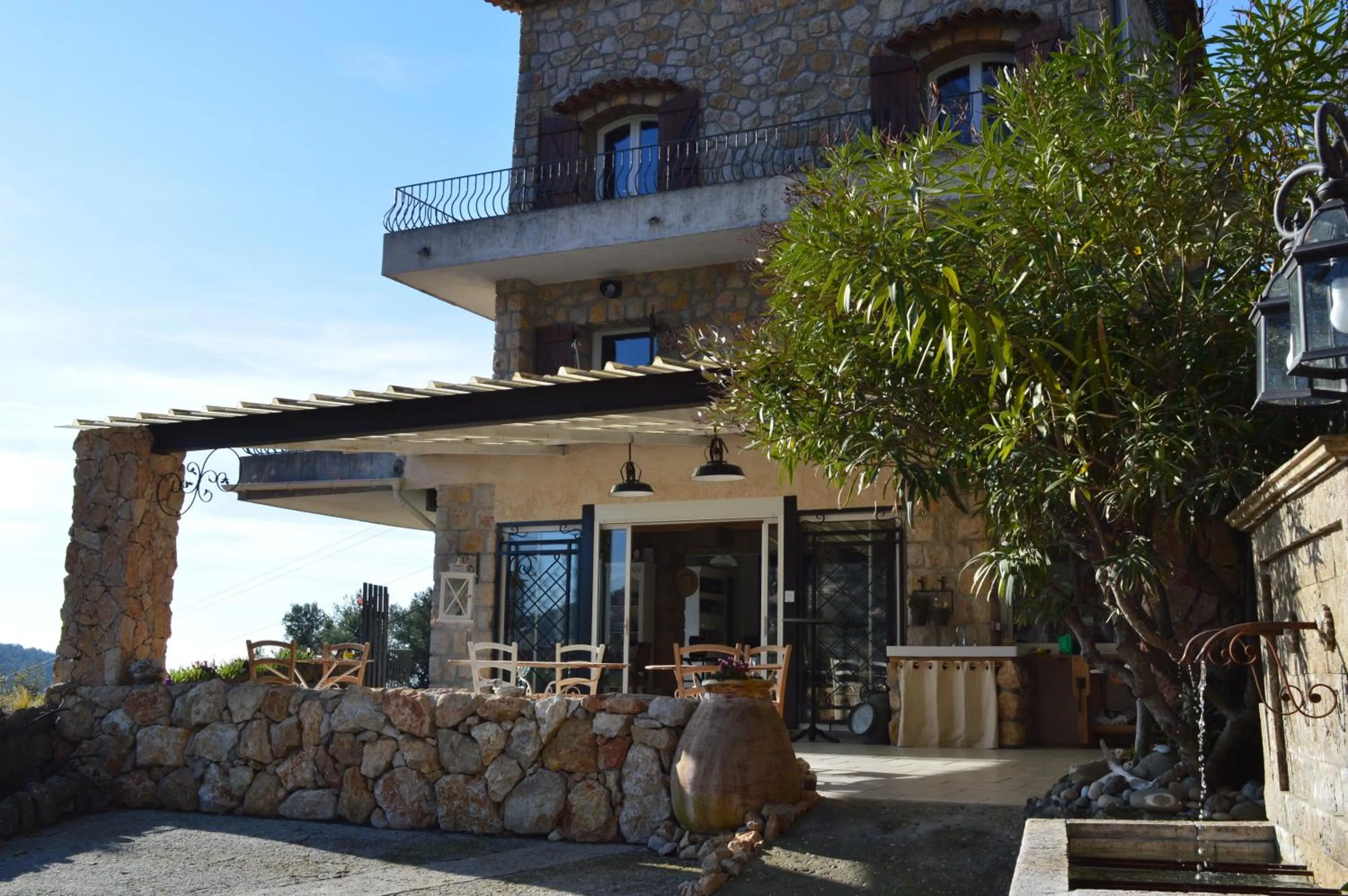 Property building in Au Pied des Baous