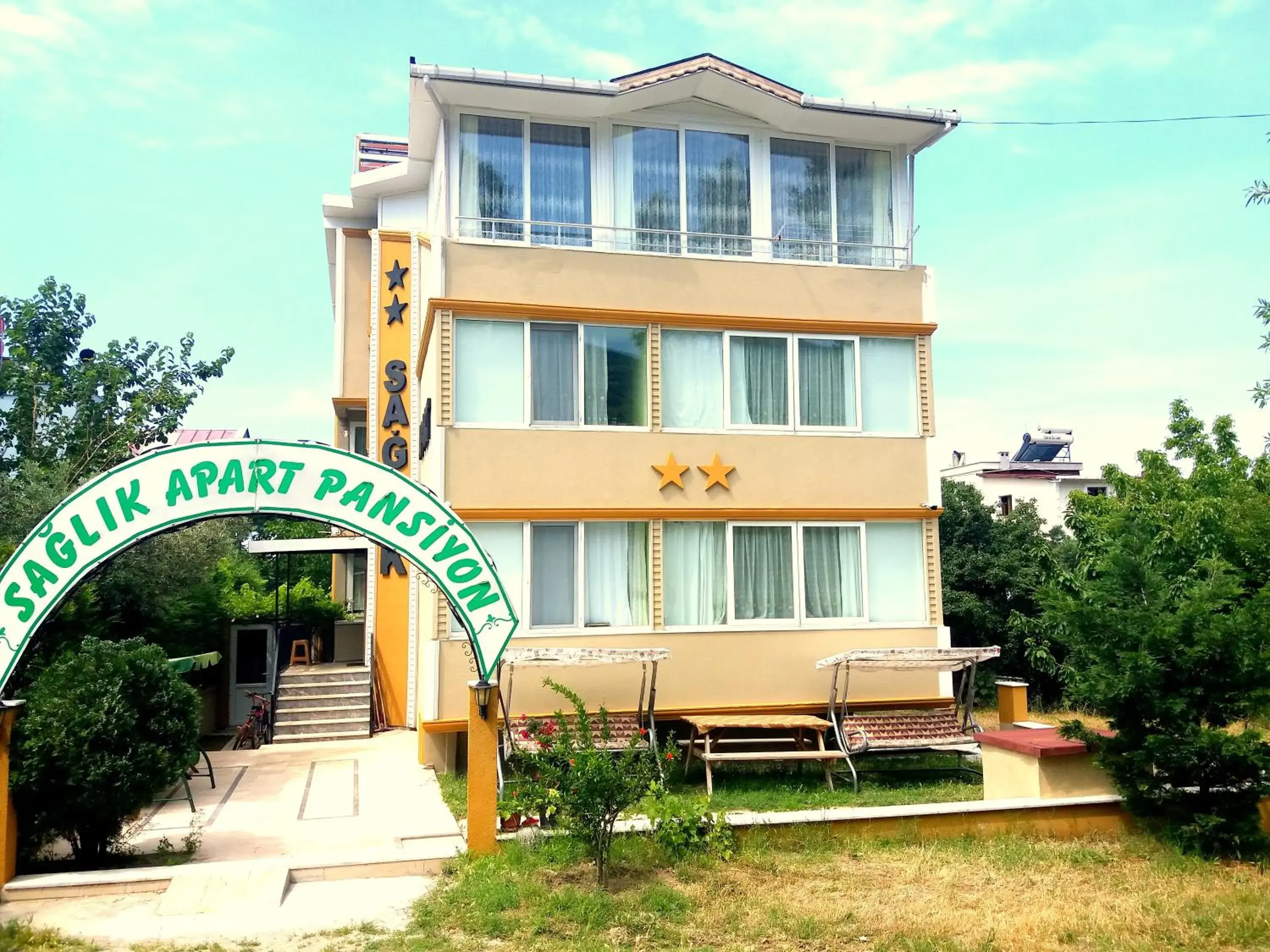 Sağlık Apart Pansiyon Sağlık Apart Pansiyon