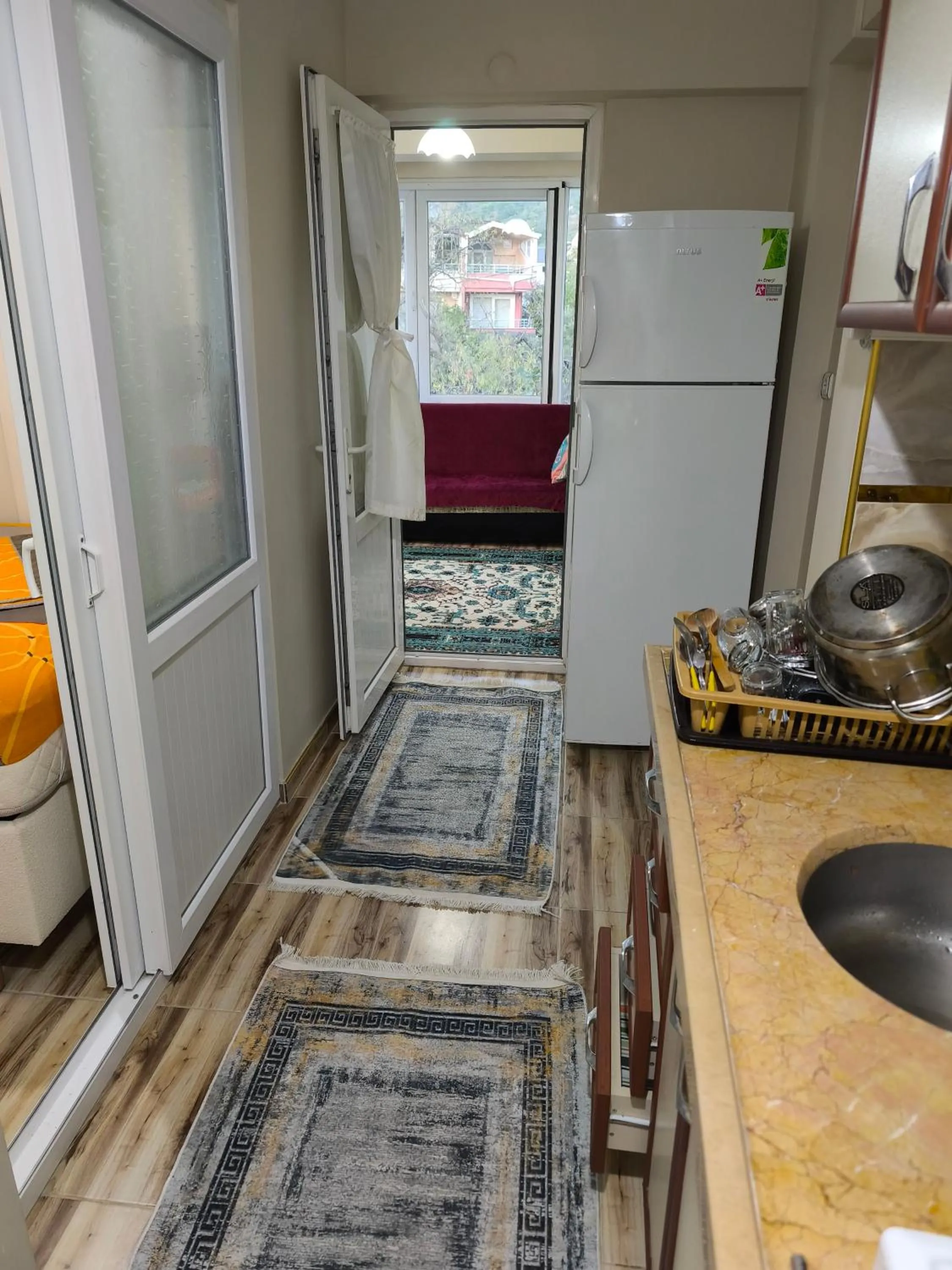 kitchen in Sağlık Apart Pansiyon