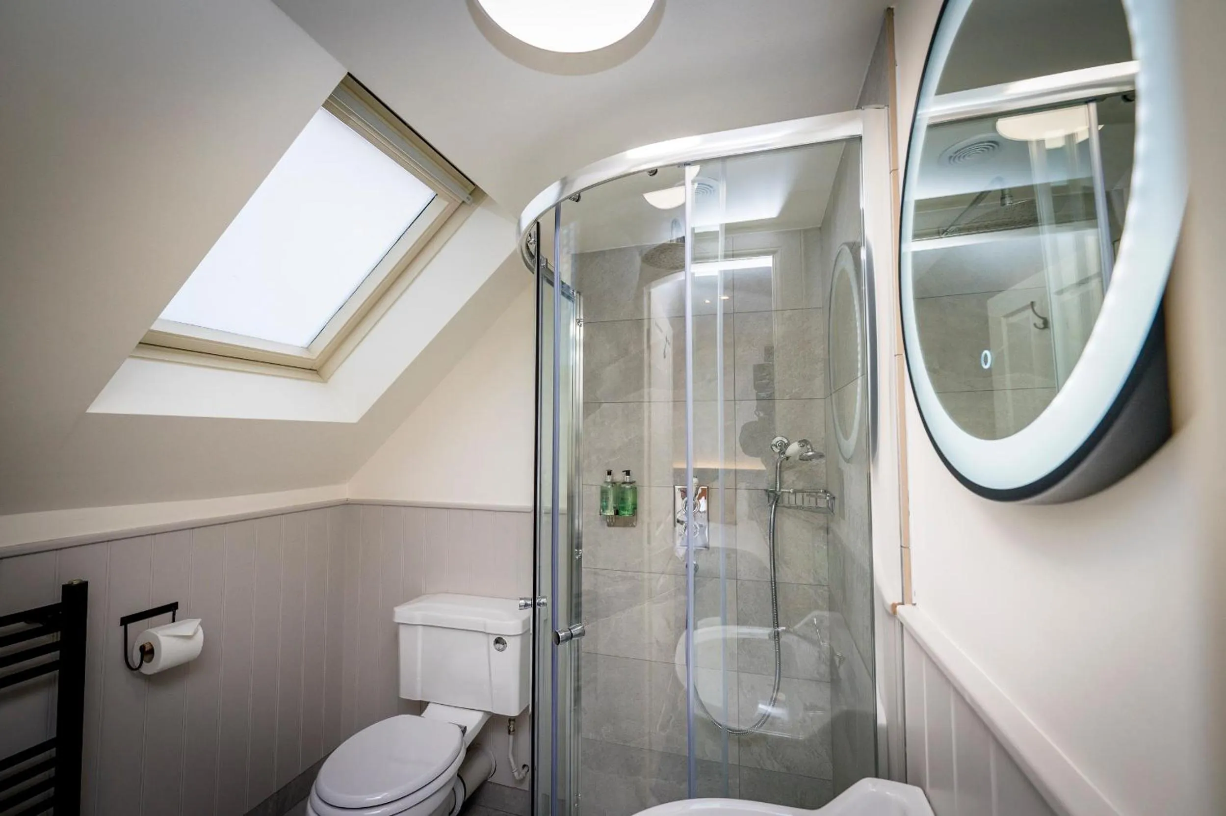 Shower in Loch Ness Inn