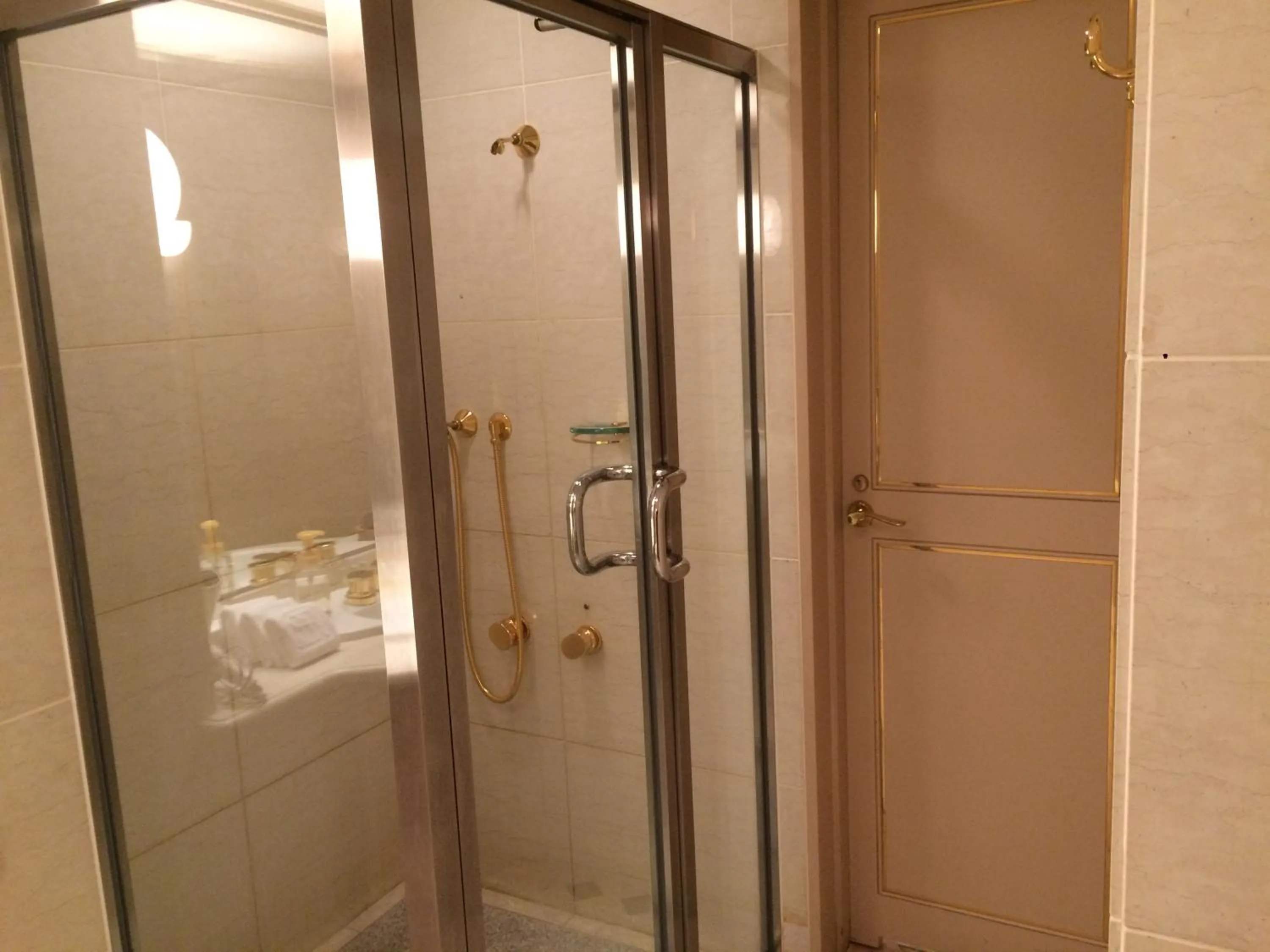 Shower in Rihga Royal Hotel Niihama