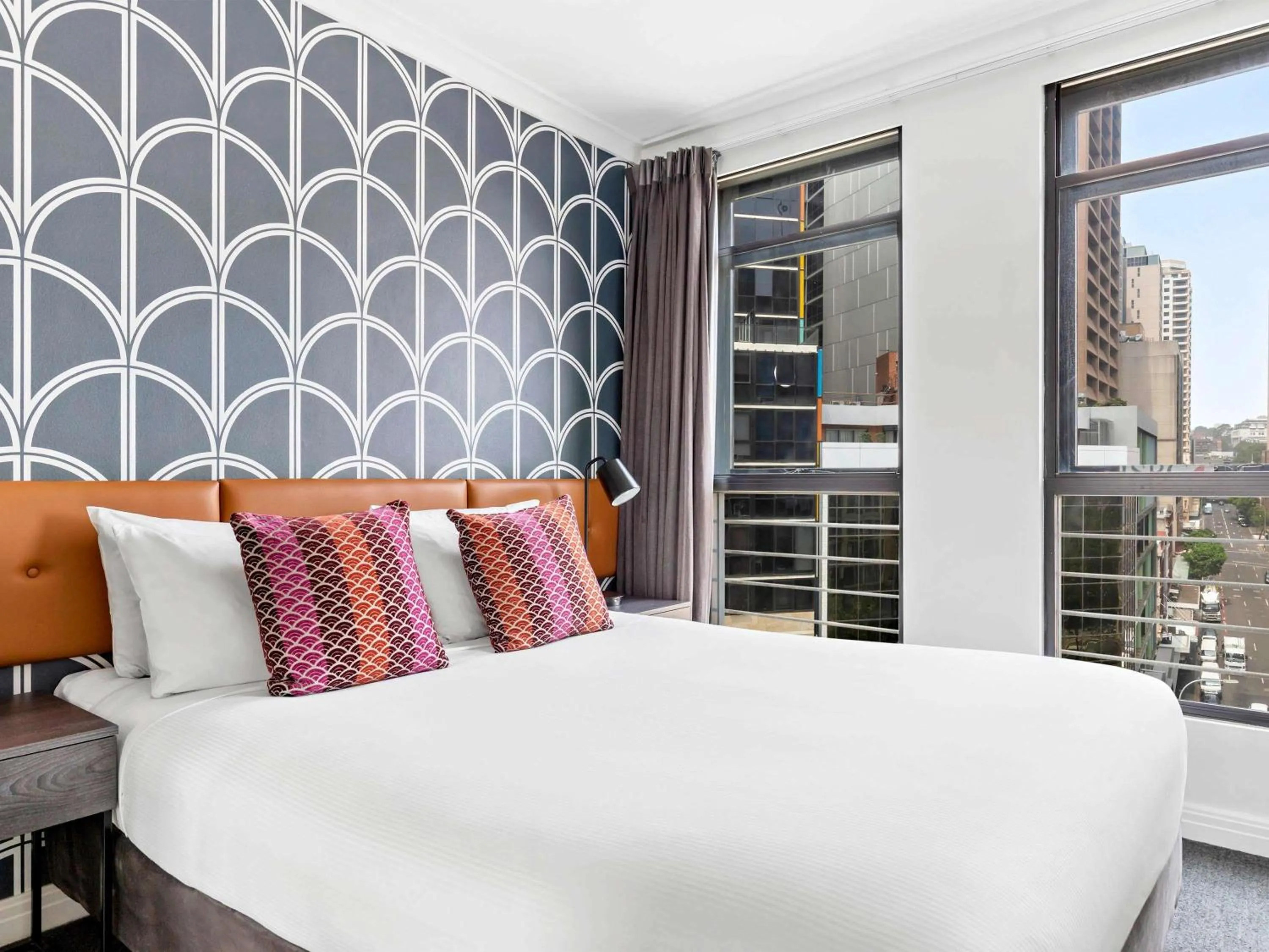 Bedroom, Bed in Mantra Sydney Central