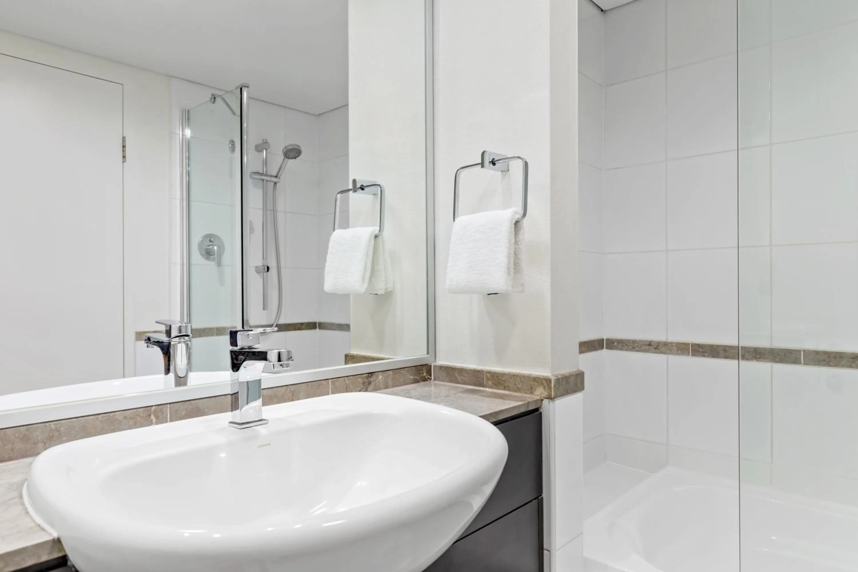 Bathroom in Mantra Sydney Central